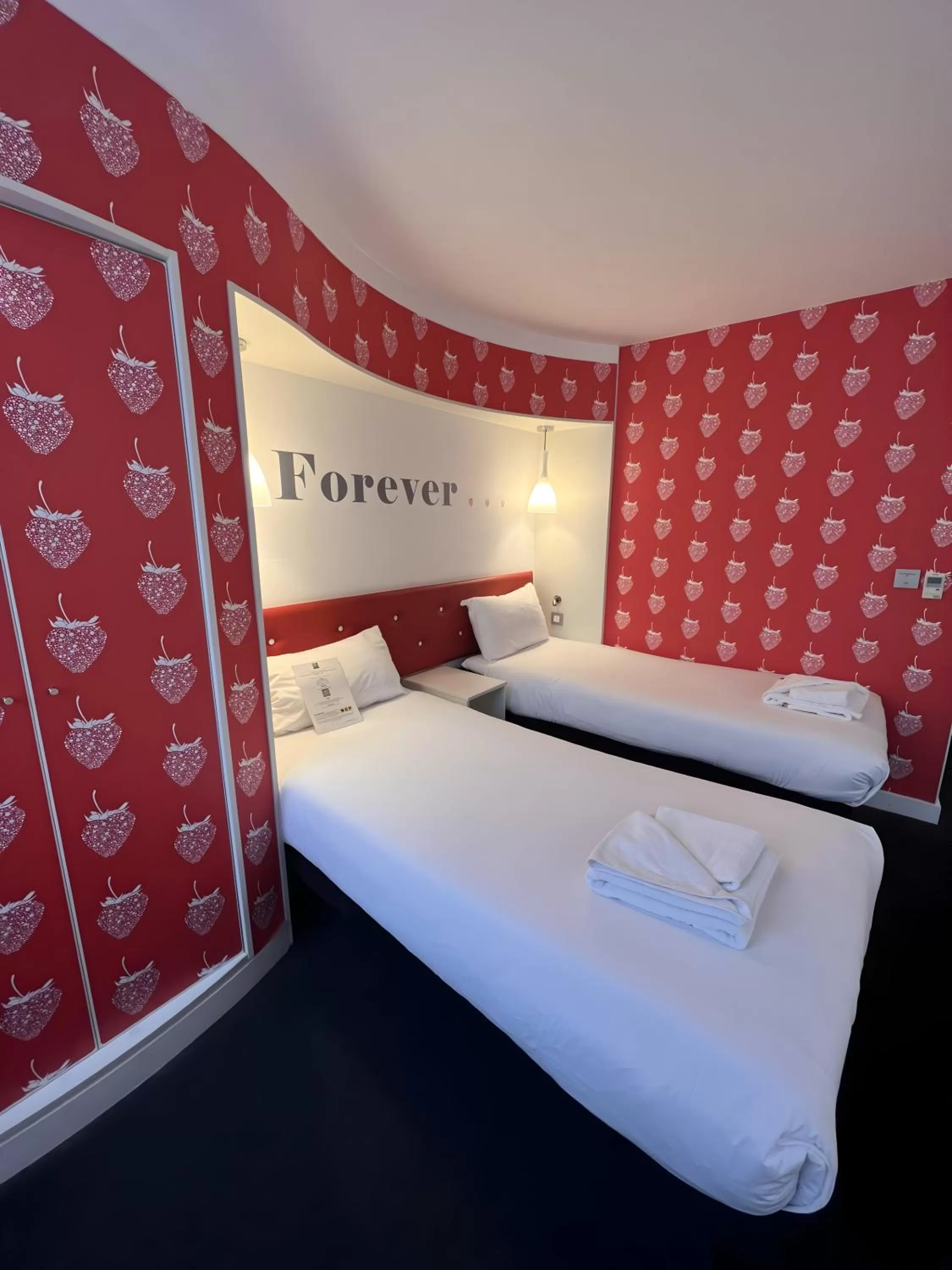 Bed in Ibis Styles Liverpool Centre Dale Street - Cavern Quarter