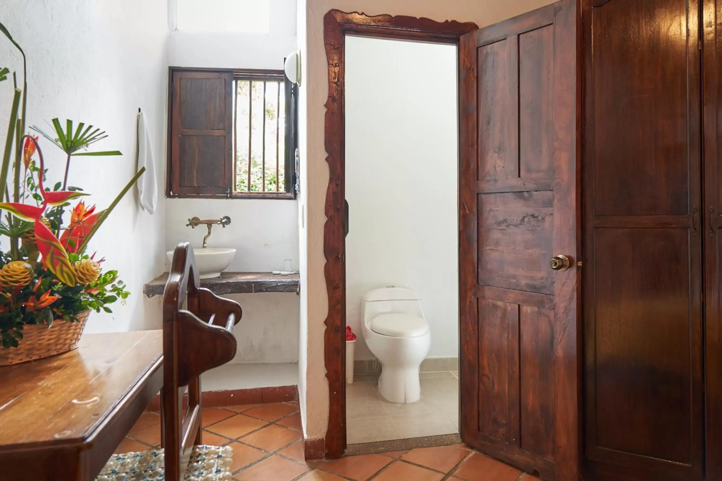Toilet, Bathroom in Hotel Hacienda Combia