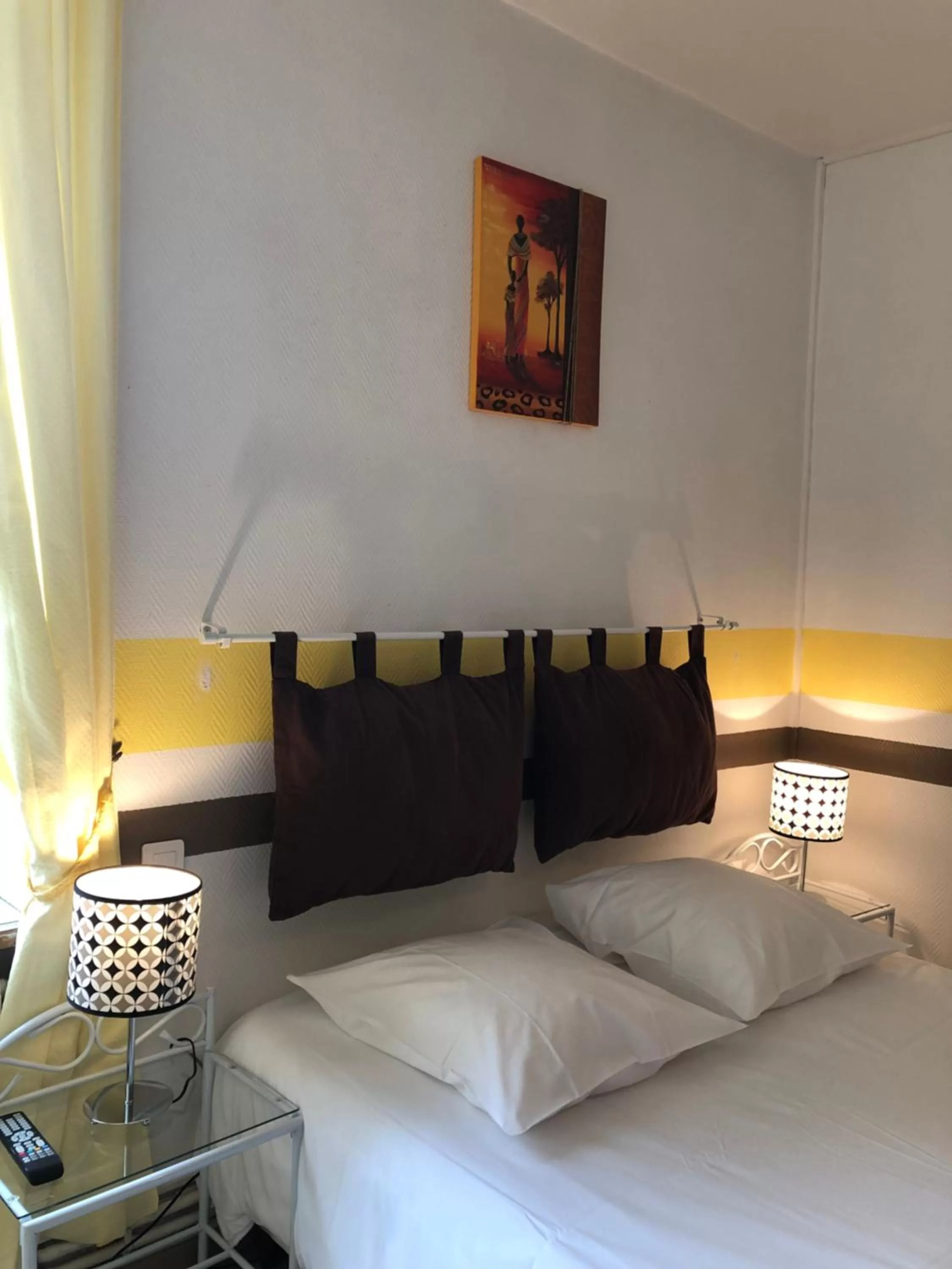 Bed in Enzo Hotels Neufchâteau by Kyriad Direct