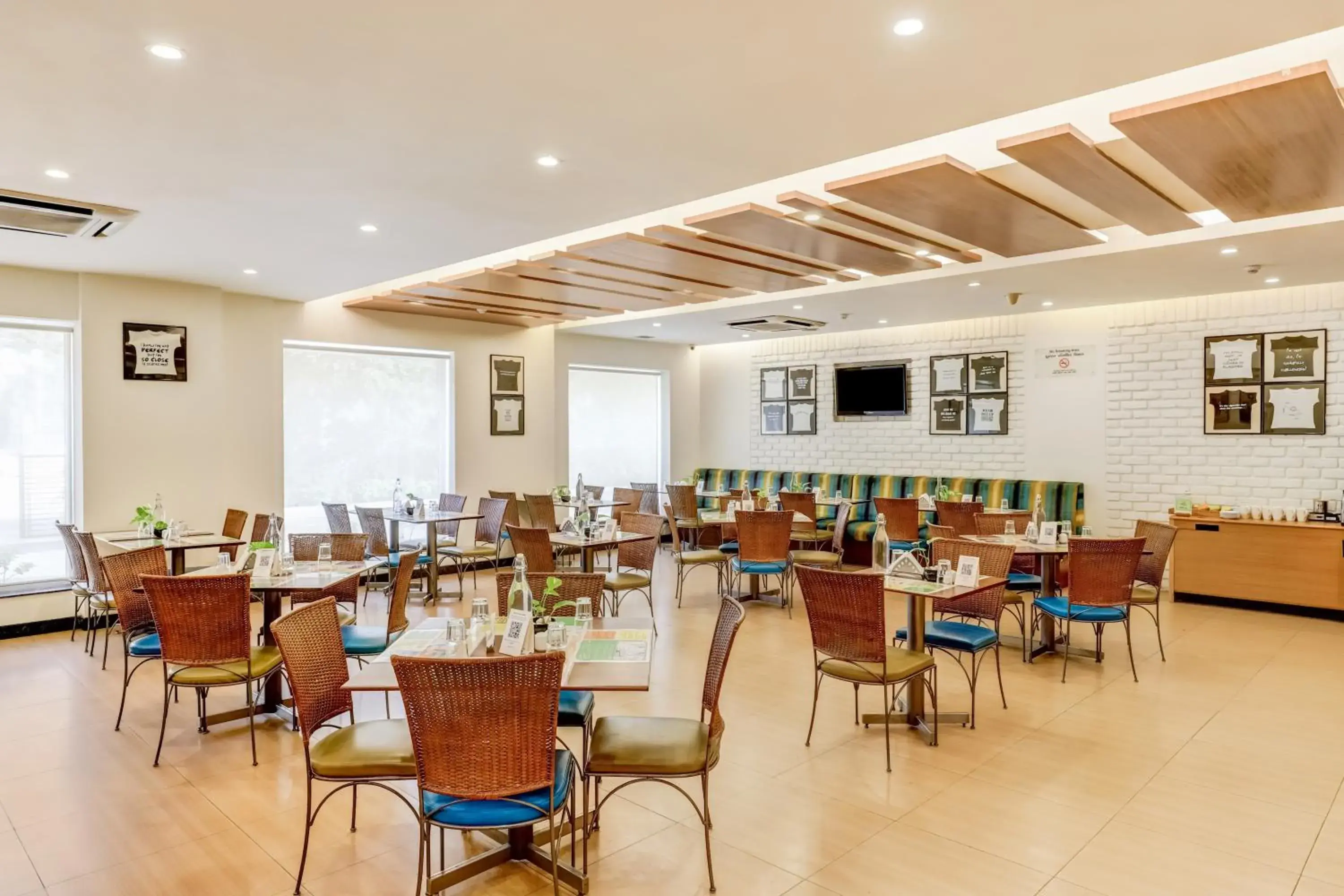 Restaurant/places to eat in Lemon Tree Hotel, Ahmedabad Restaurant/places to eat in Lemon Tree Hotel, Ahmedabad