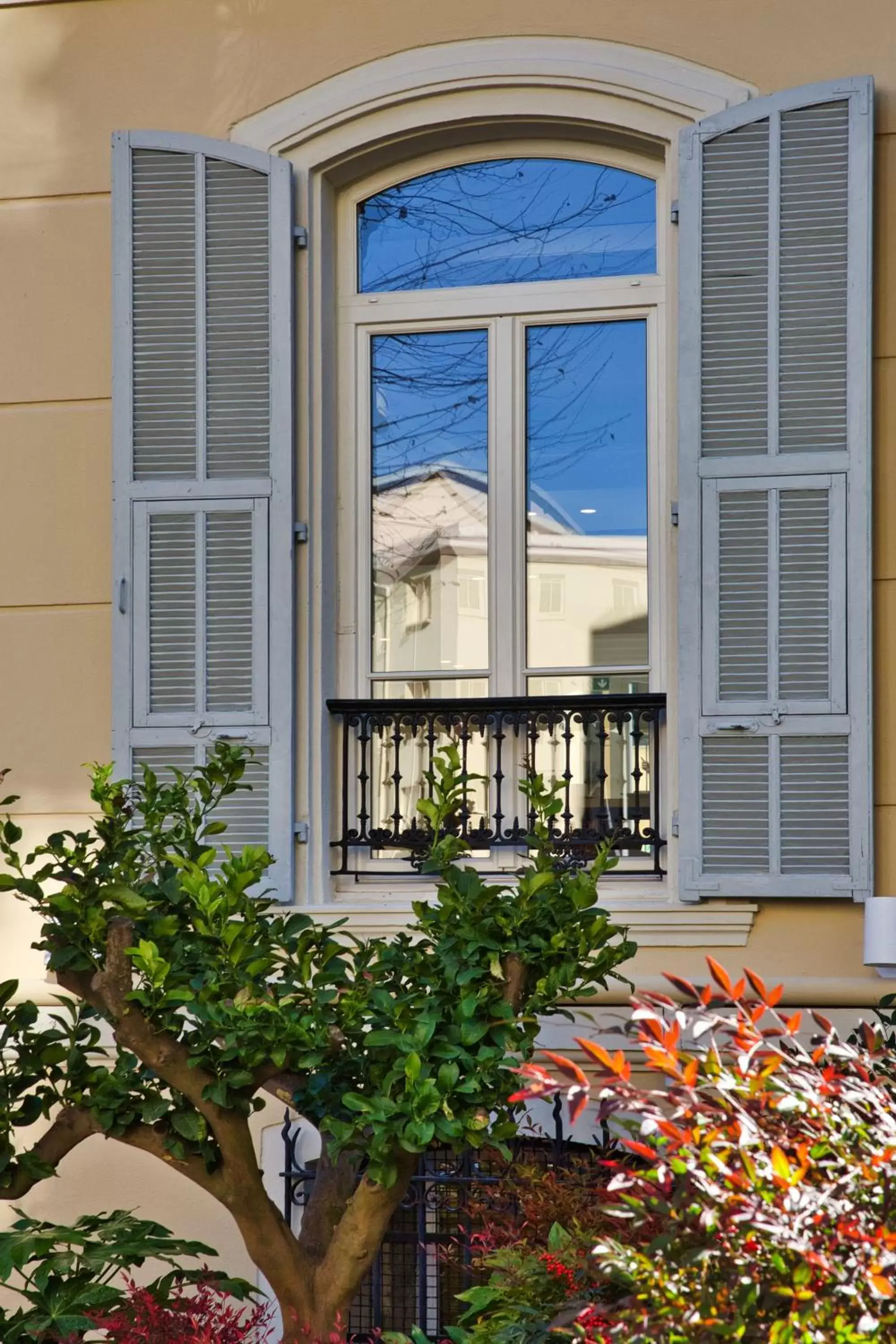 Facade/entrance in Hôtel Apollinaire Nice