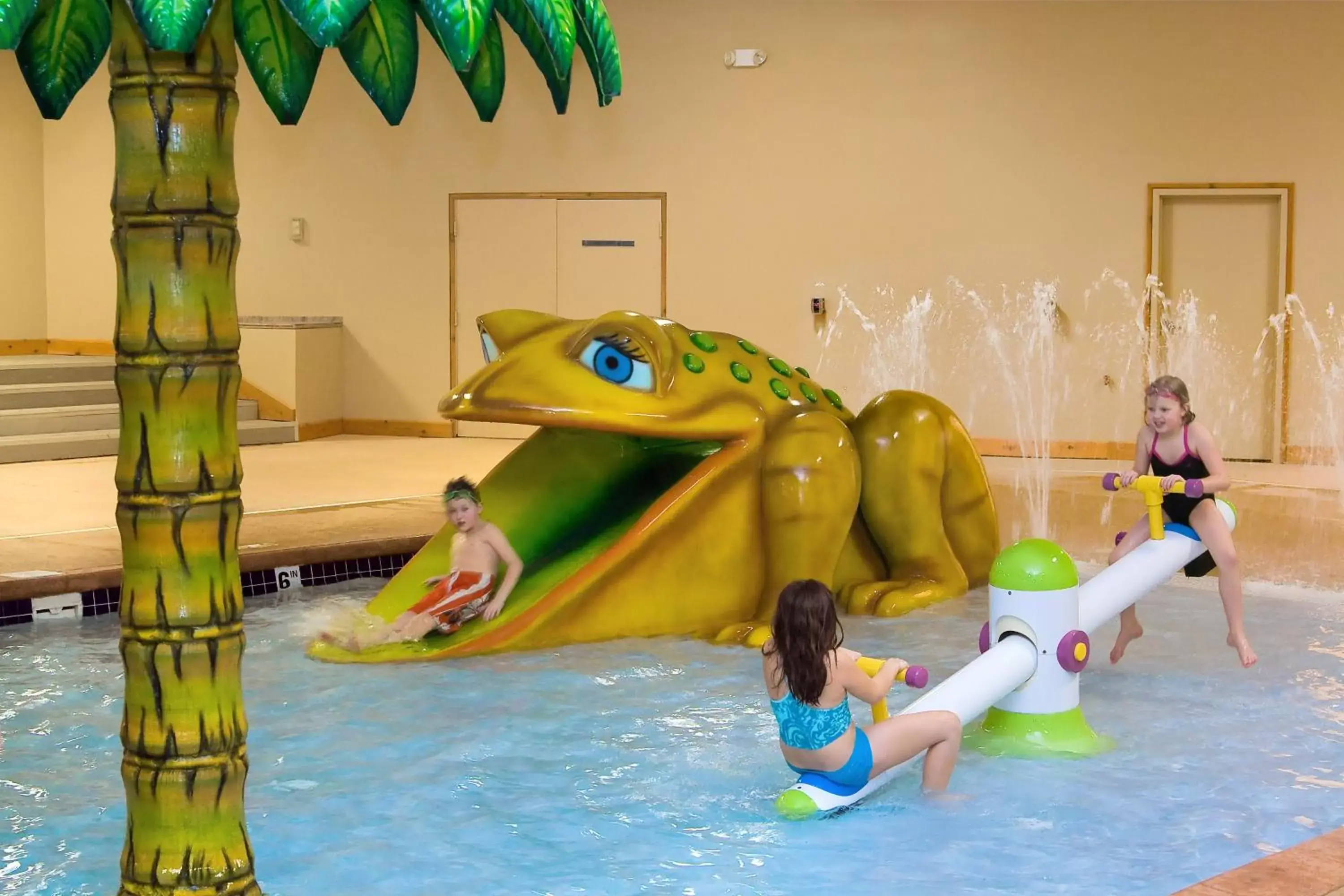 Swimming pool in Arrowwood Resort and Conference Center