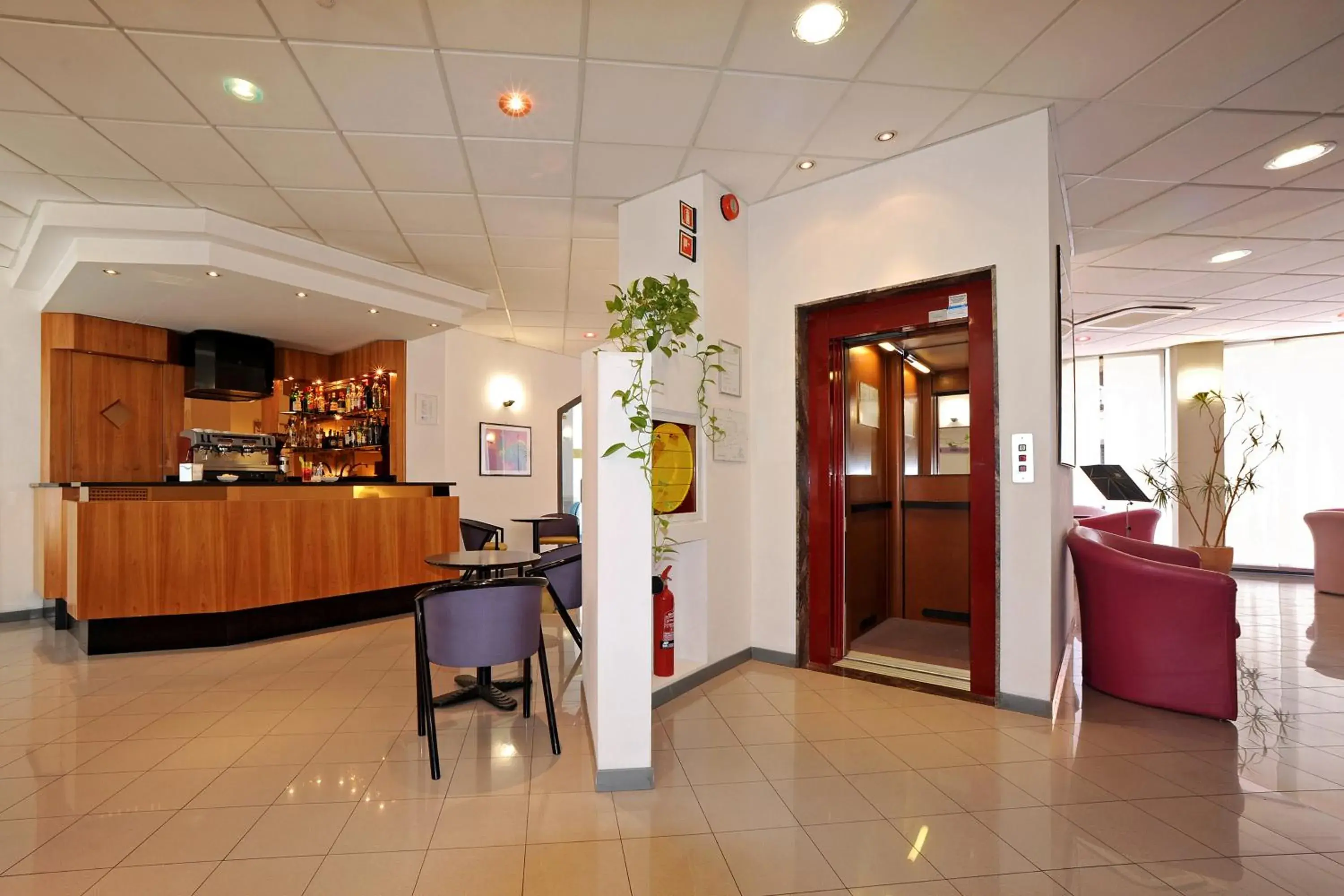 Lounge or bar, Lobby/Reception in Tuscia Hotel