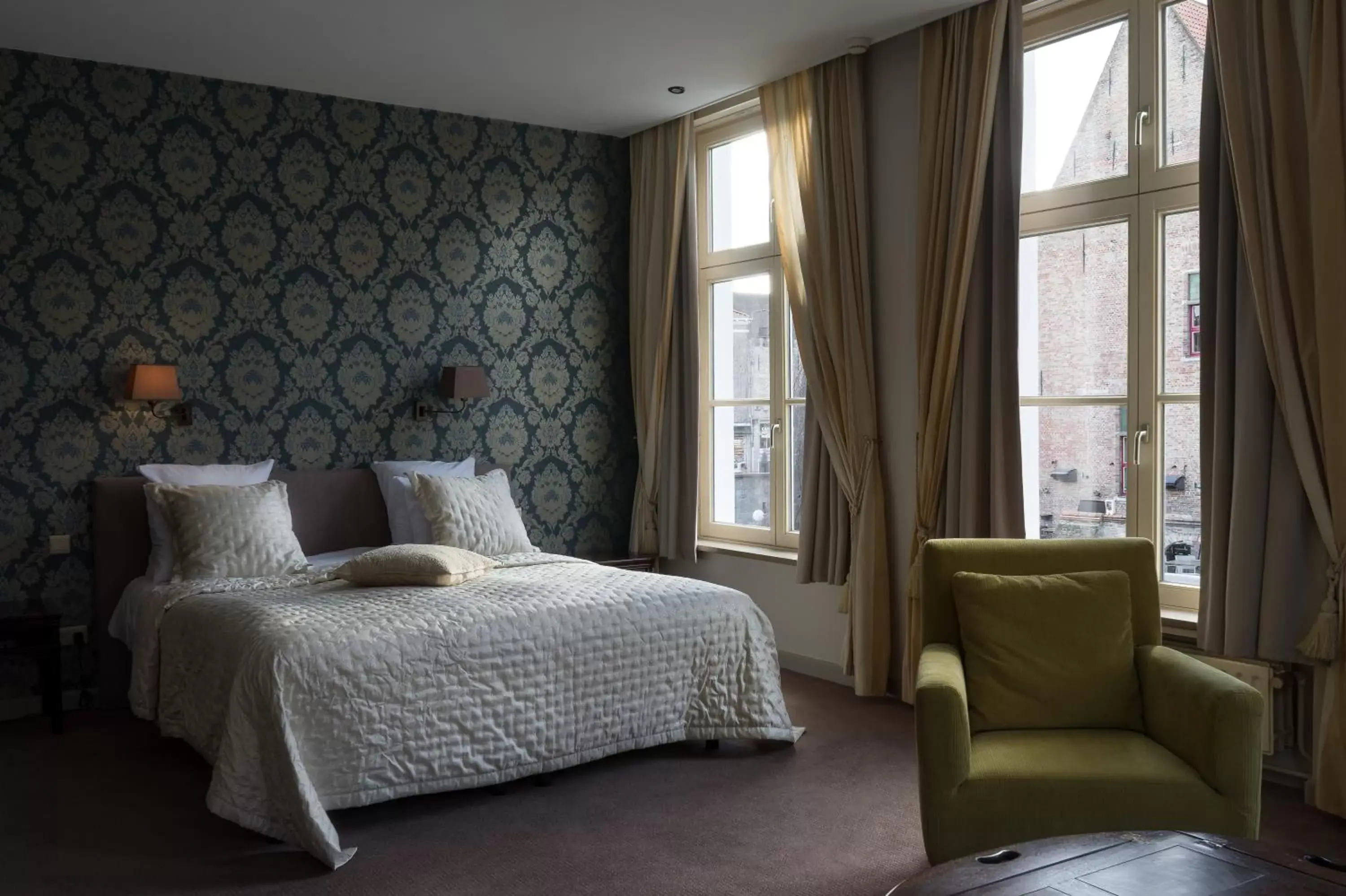 Decorative detail, Bed in Hotel Duc De Bourgogne