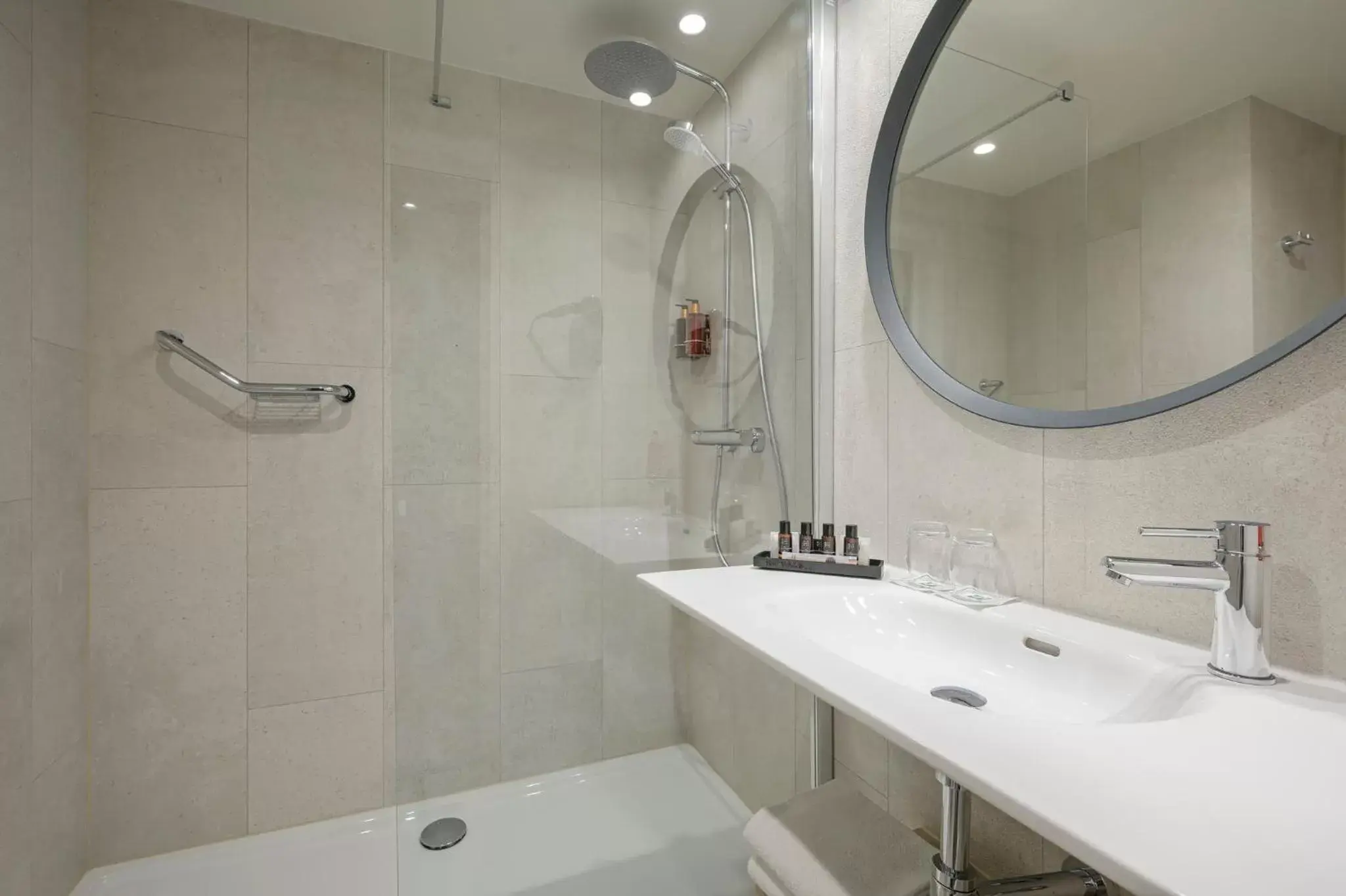 Bathroom in Holiday Inn Hasselt, an IHG Hotel