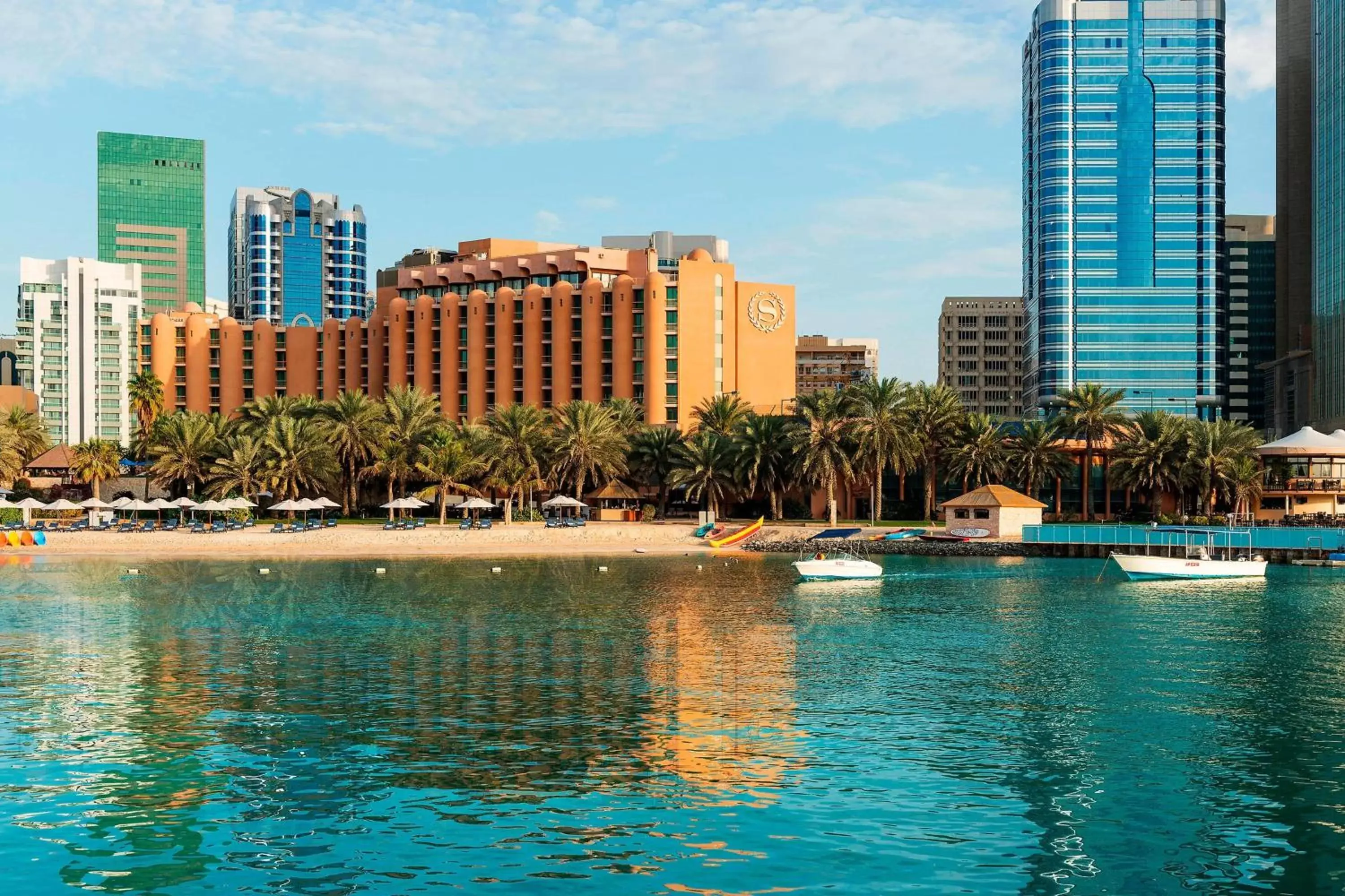 Property building in Sheraton Abu Dhabi Hotel & Resort