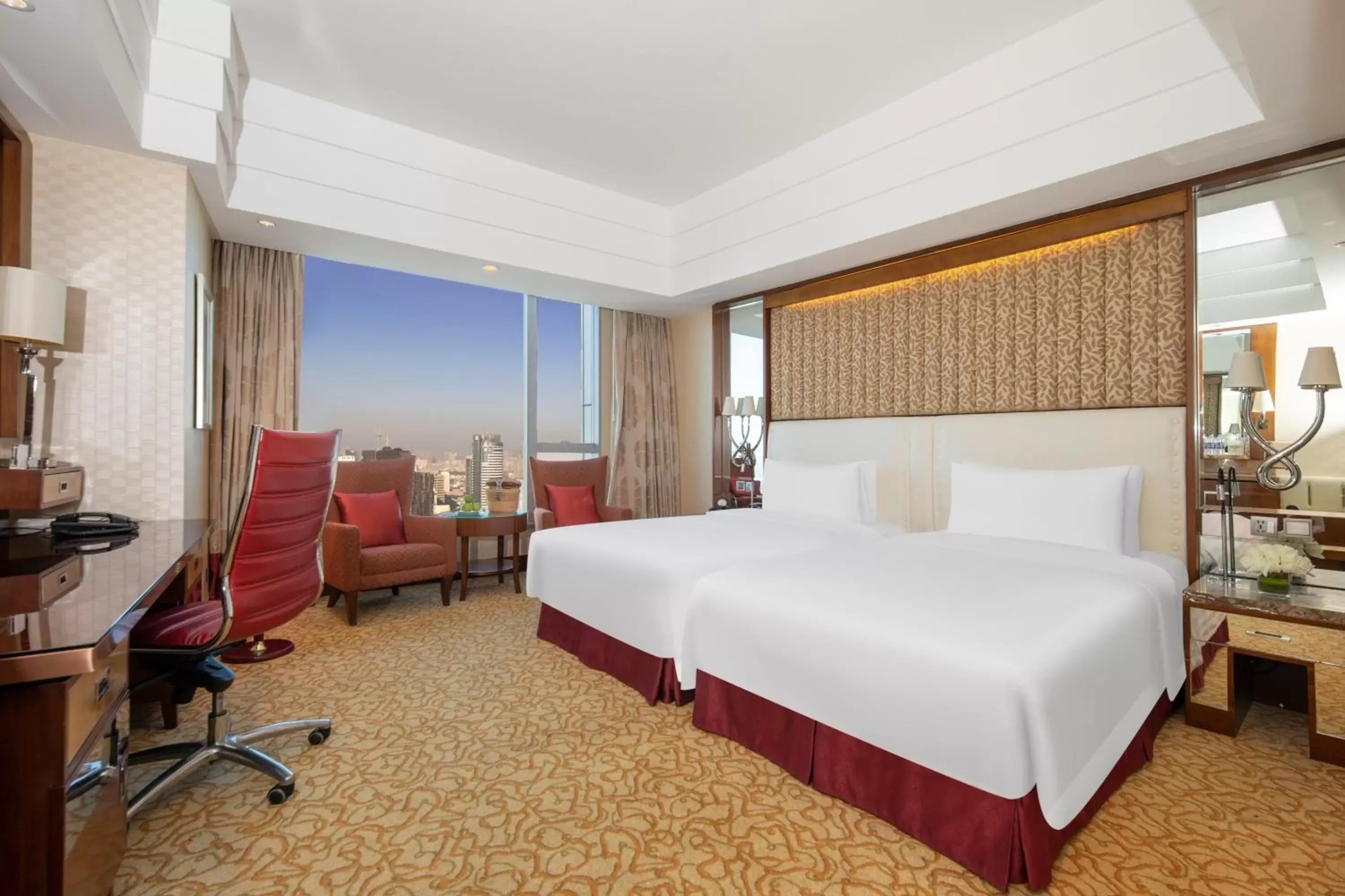 Photo of the whole room, Bed in Shangri-La Ningbo - The Three Rivers Intersection