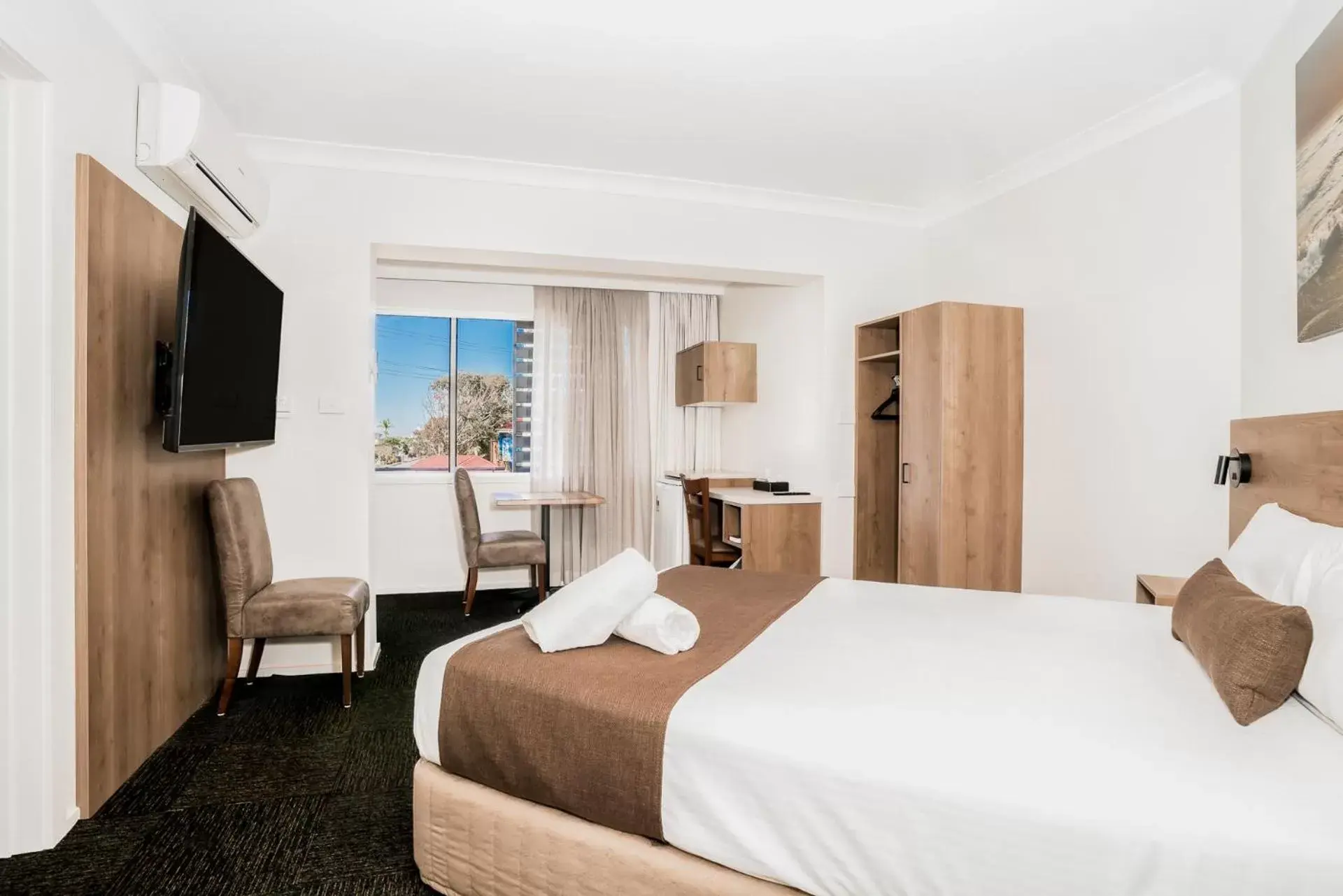 Queen Room with Balcony in Caribbean Motel Queen Room with Balcony in Caribbean Motel