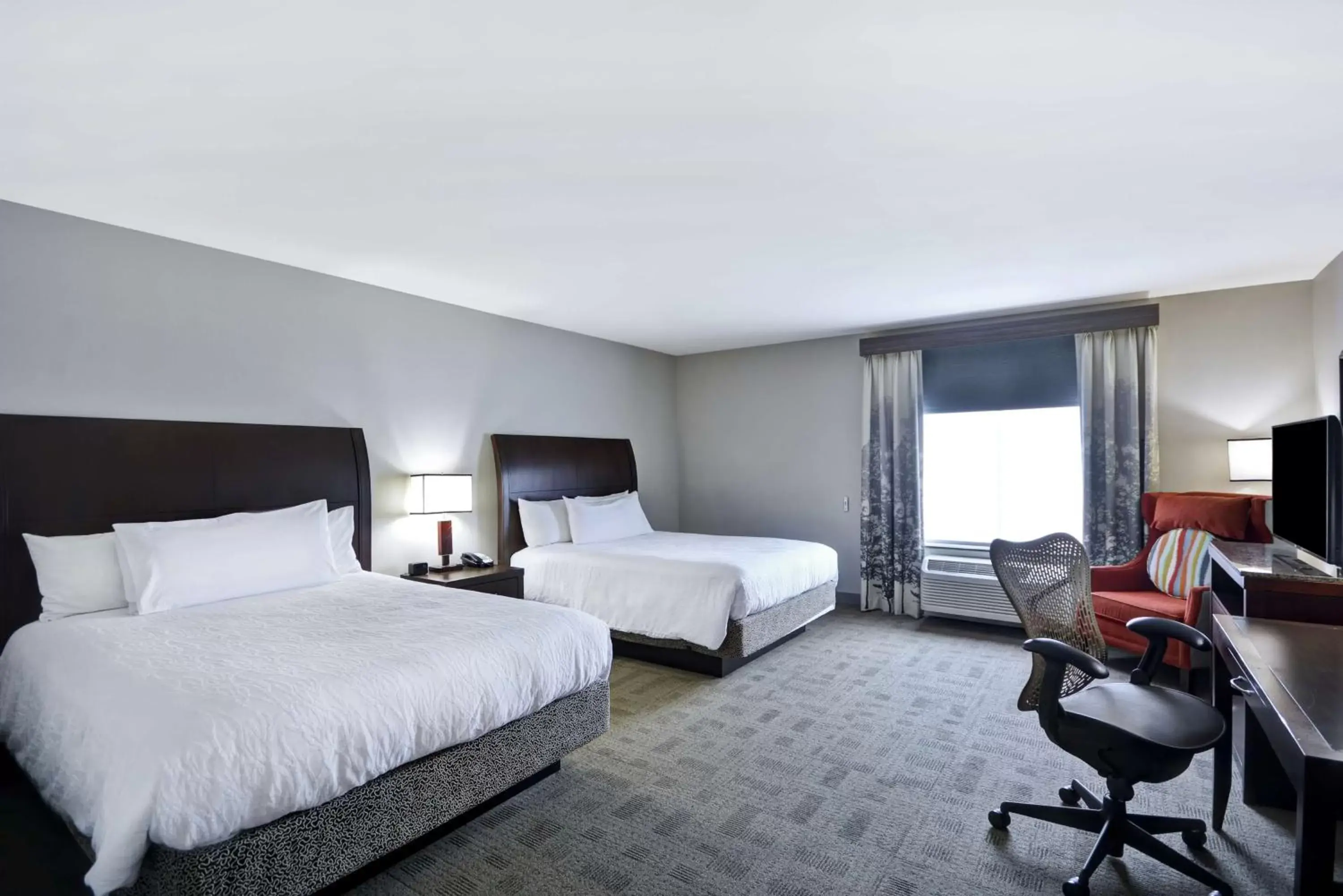 Bedroom in Hilton Garden Inn Toledo / Perrysburg