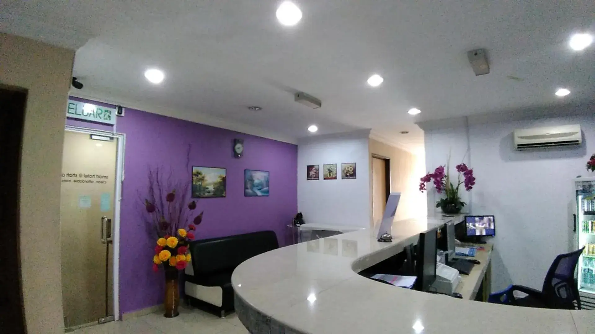 Lobby/Reception in Smart Hotel Shah Alam Seksyen 15