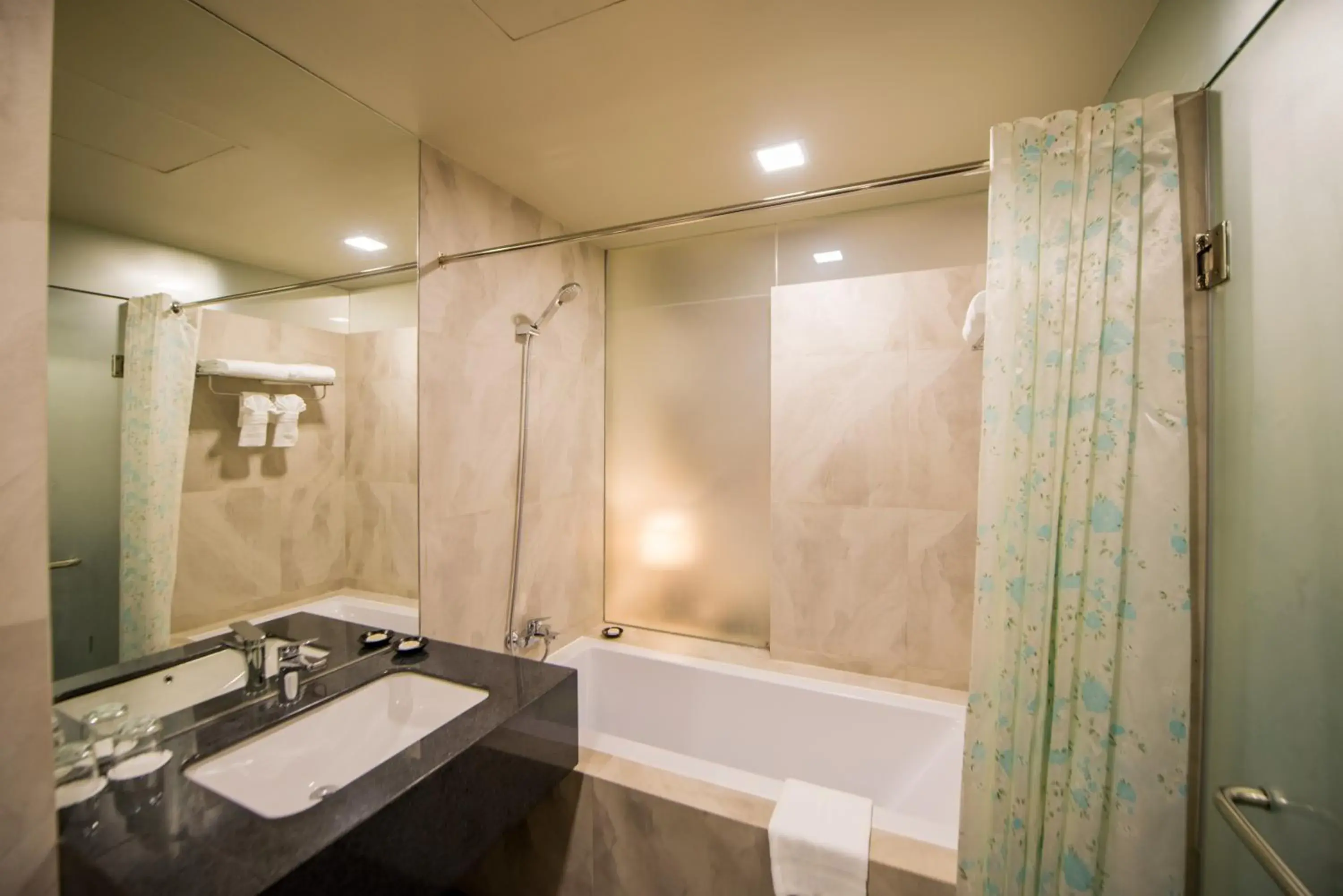 Shower, Bathroom in Hotel Parami