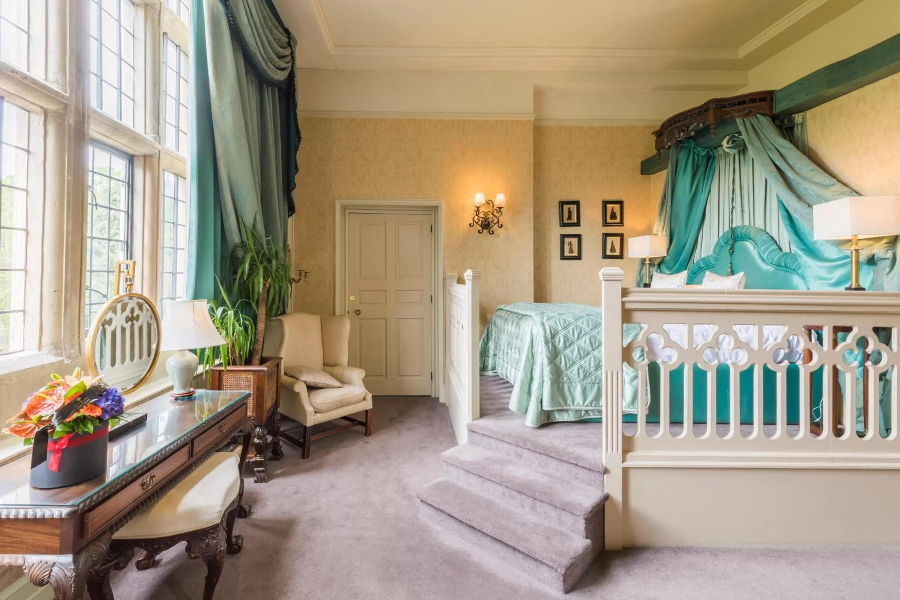 Bedroom, Bed in Coombe Abbey Hotel