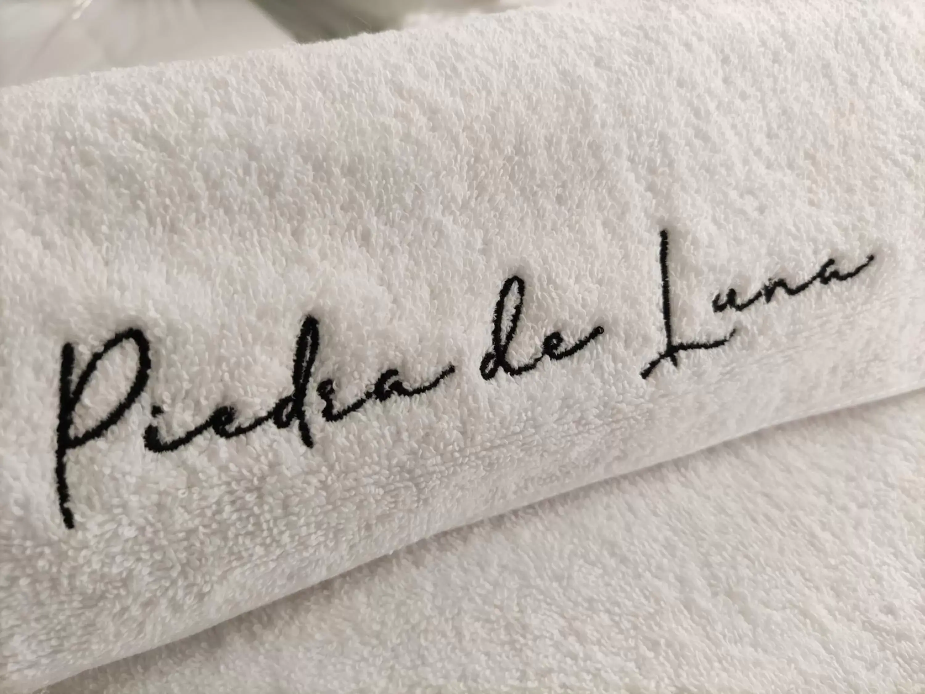 towels, Property Logo/Sign in PIEDRA DE LUNA