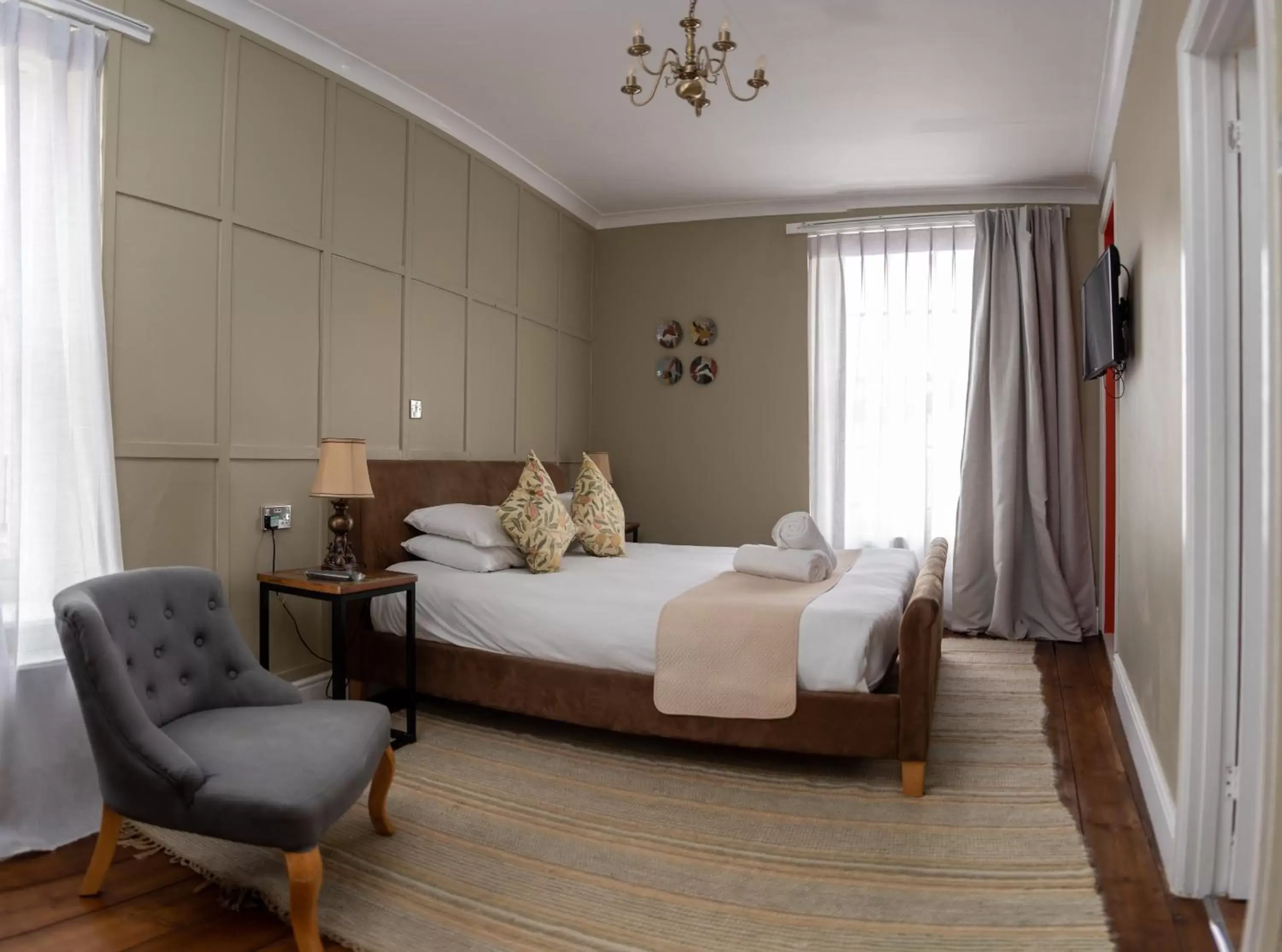 Superior Double Room in The Oak House Hotel Superior Double Room in The Oak House Hotel