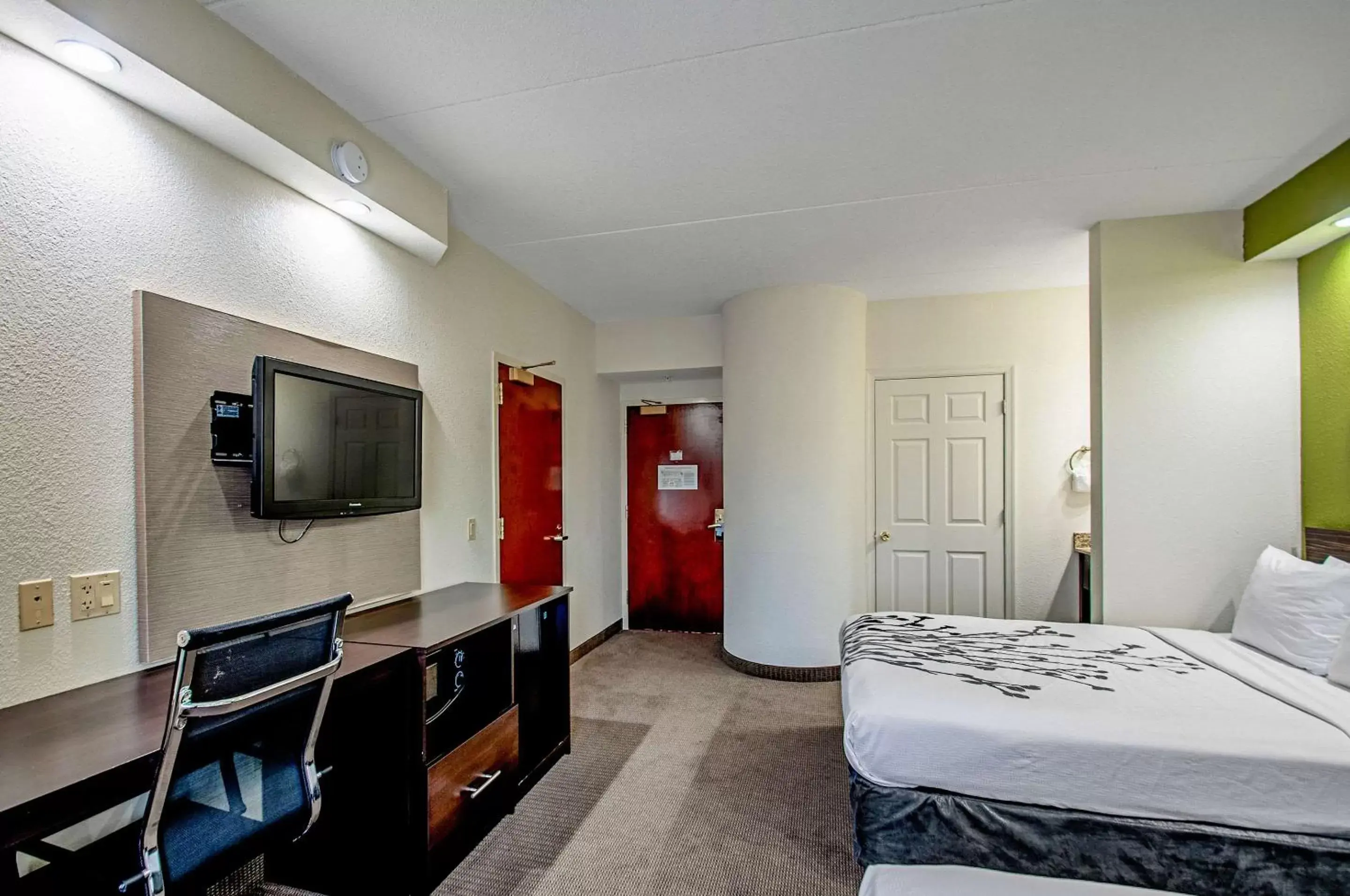 Photo of the whole room, TV/Entertainment Center in Sleep Inn Frederick