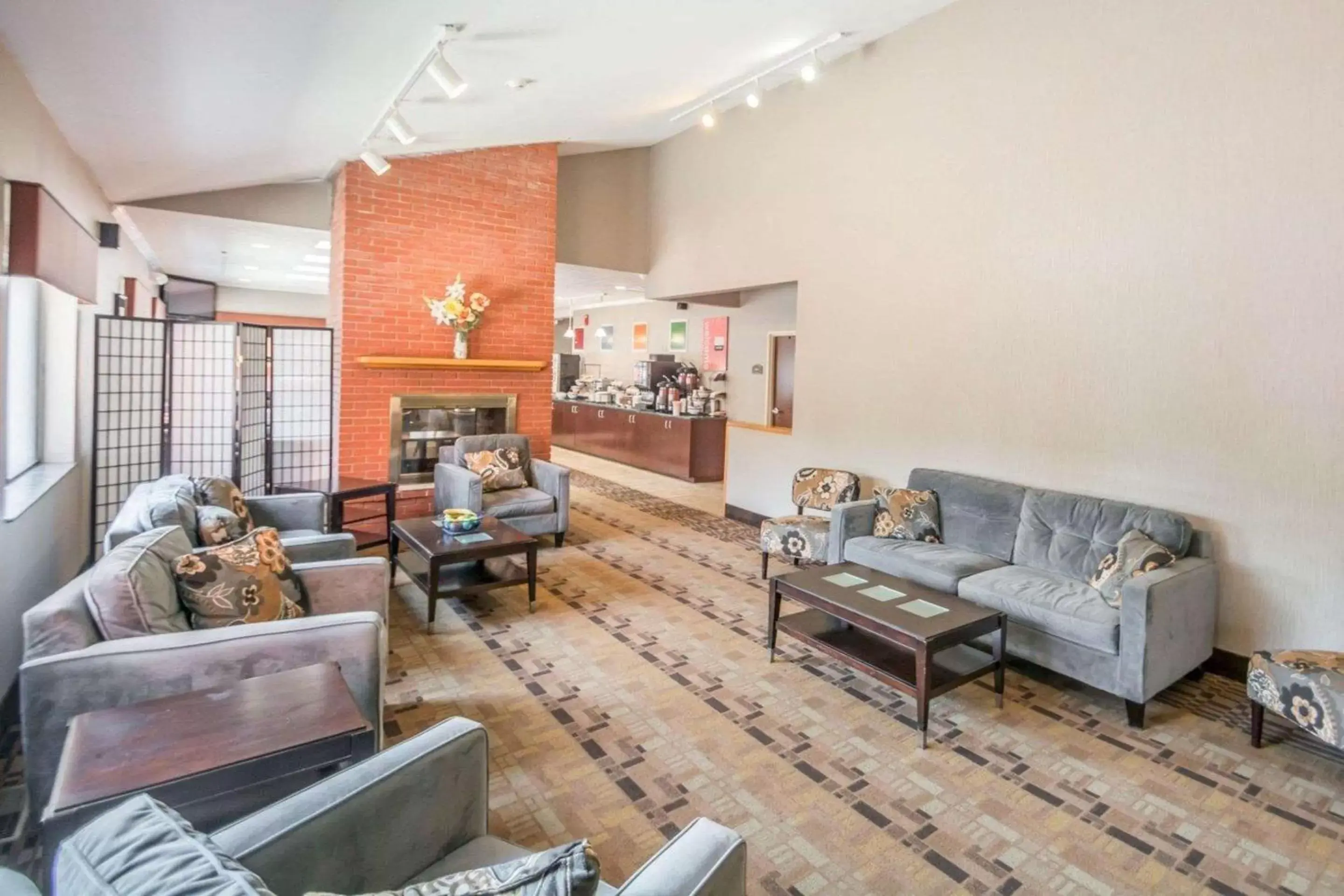 Lobby or reception, Seating Area in Quality Inn