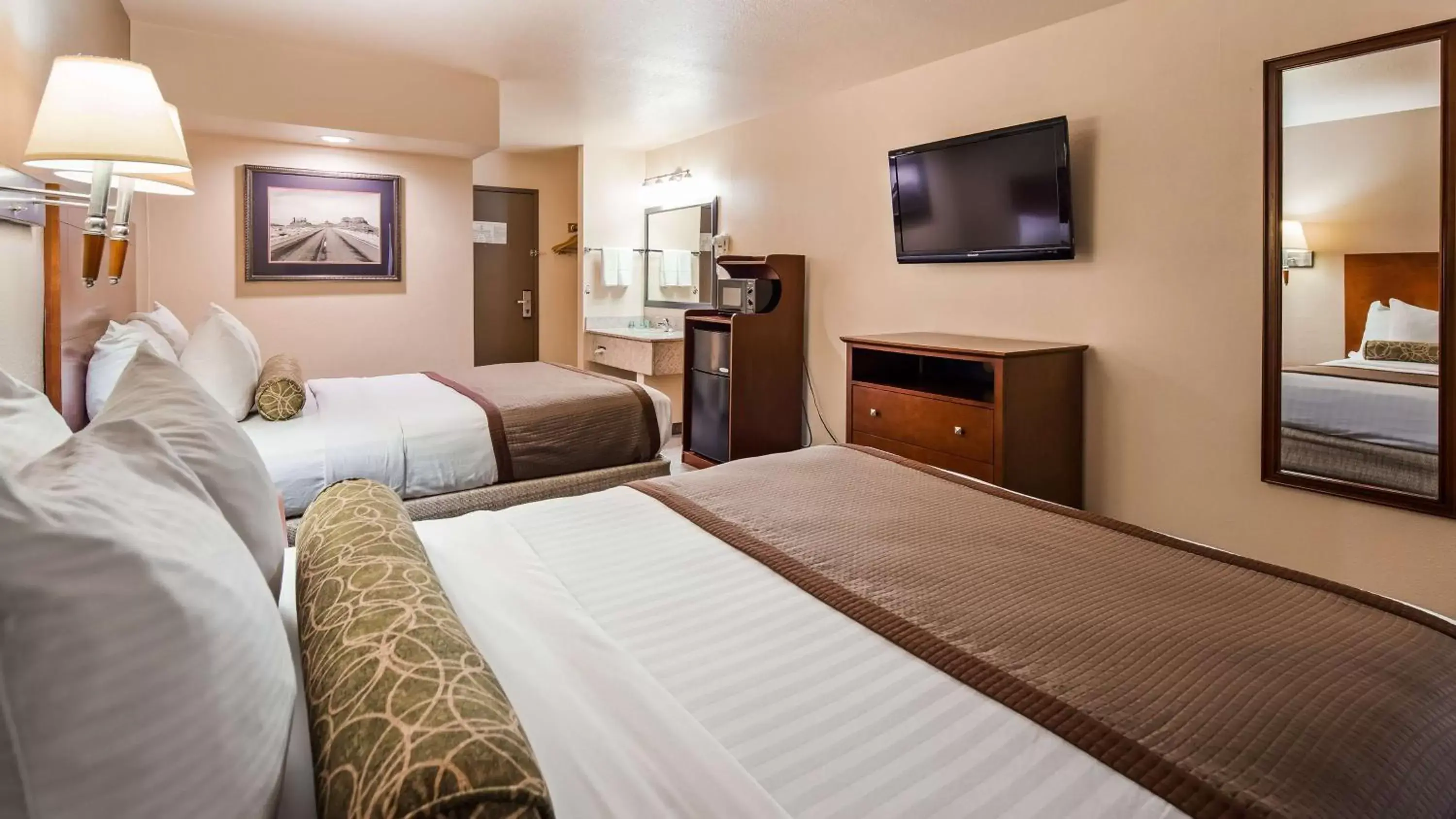 Photo of the whole room, Bed in Best Western Desert Oasis Photo of the whole room, Bed in Best Western Desert Oasis