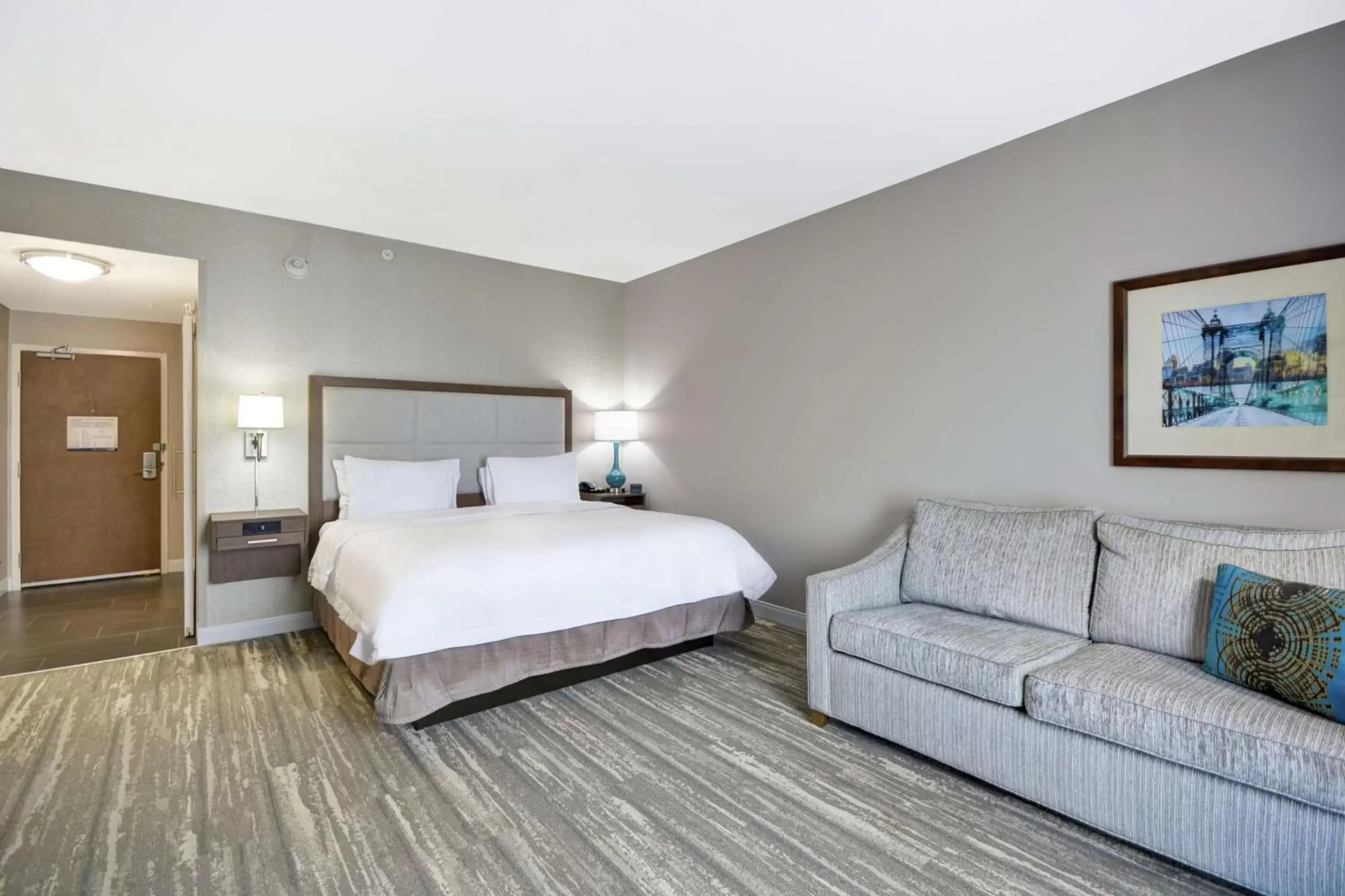 Living room in Hampton Inn Blue Ash/Cincinnati, OH