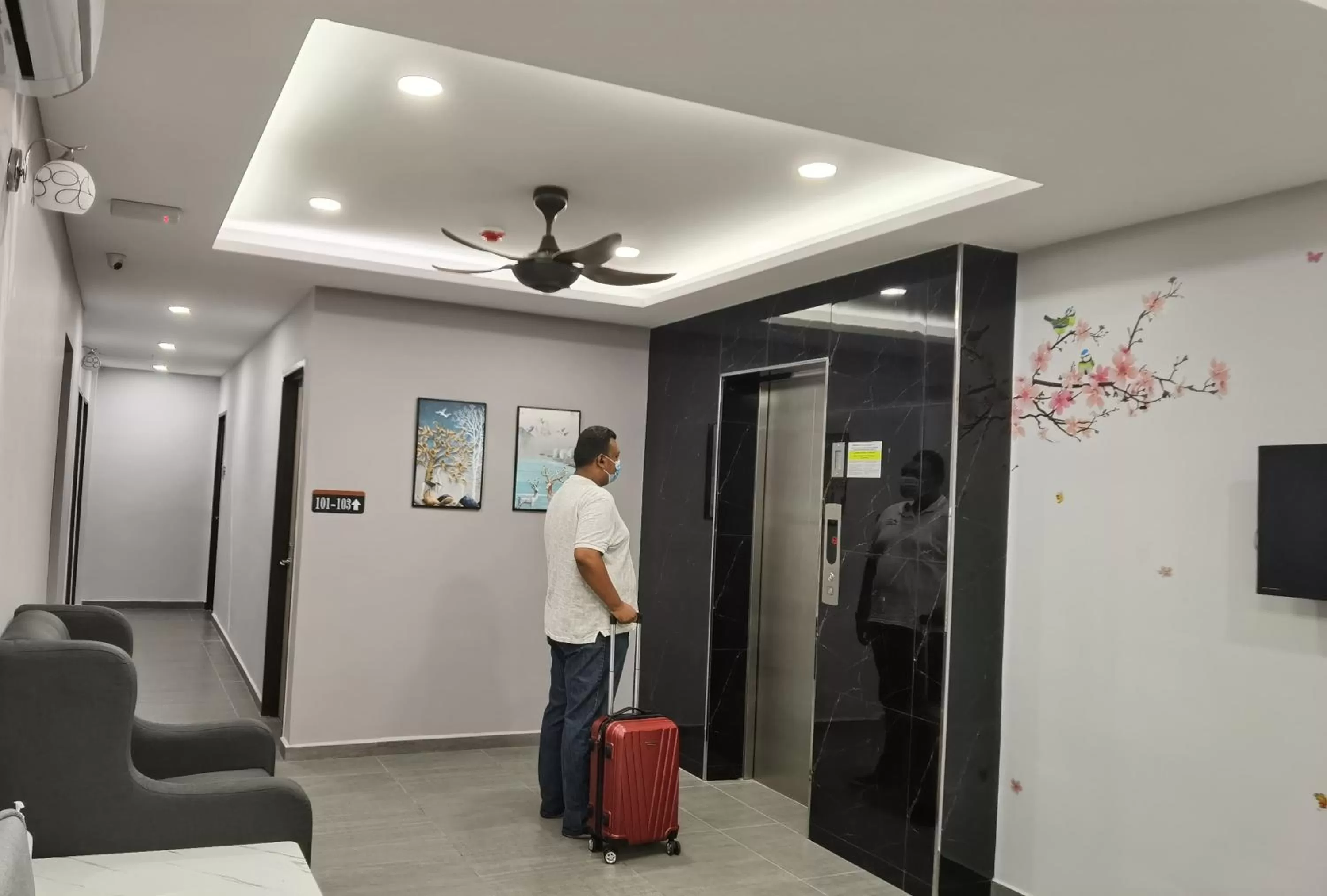 Business facilities in MORNINGS HOTEL