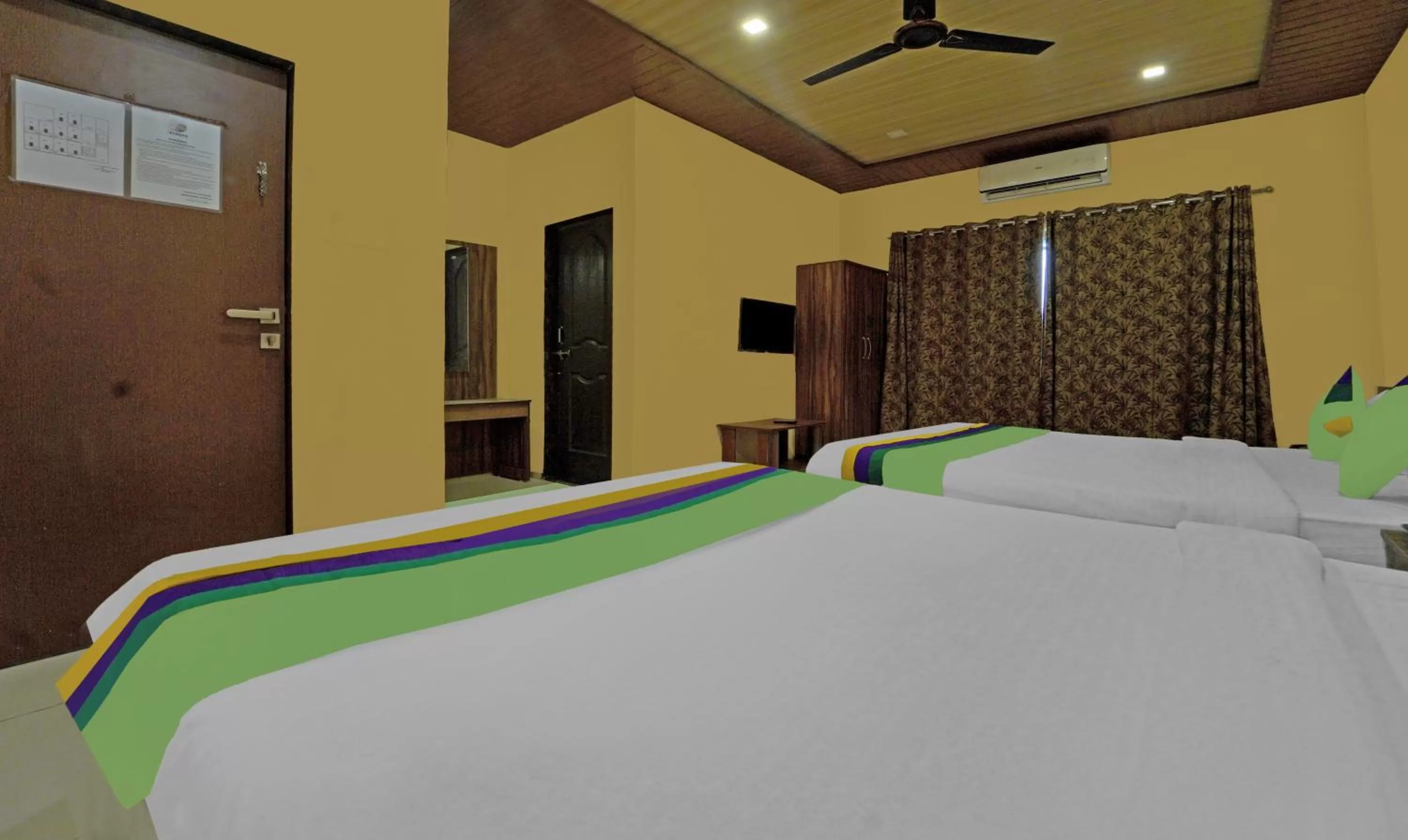 Bed in Treebo Trend Iceberg