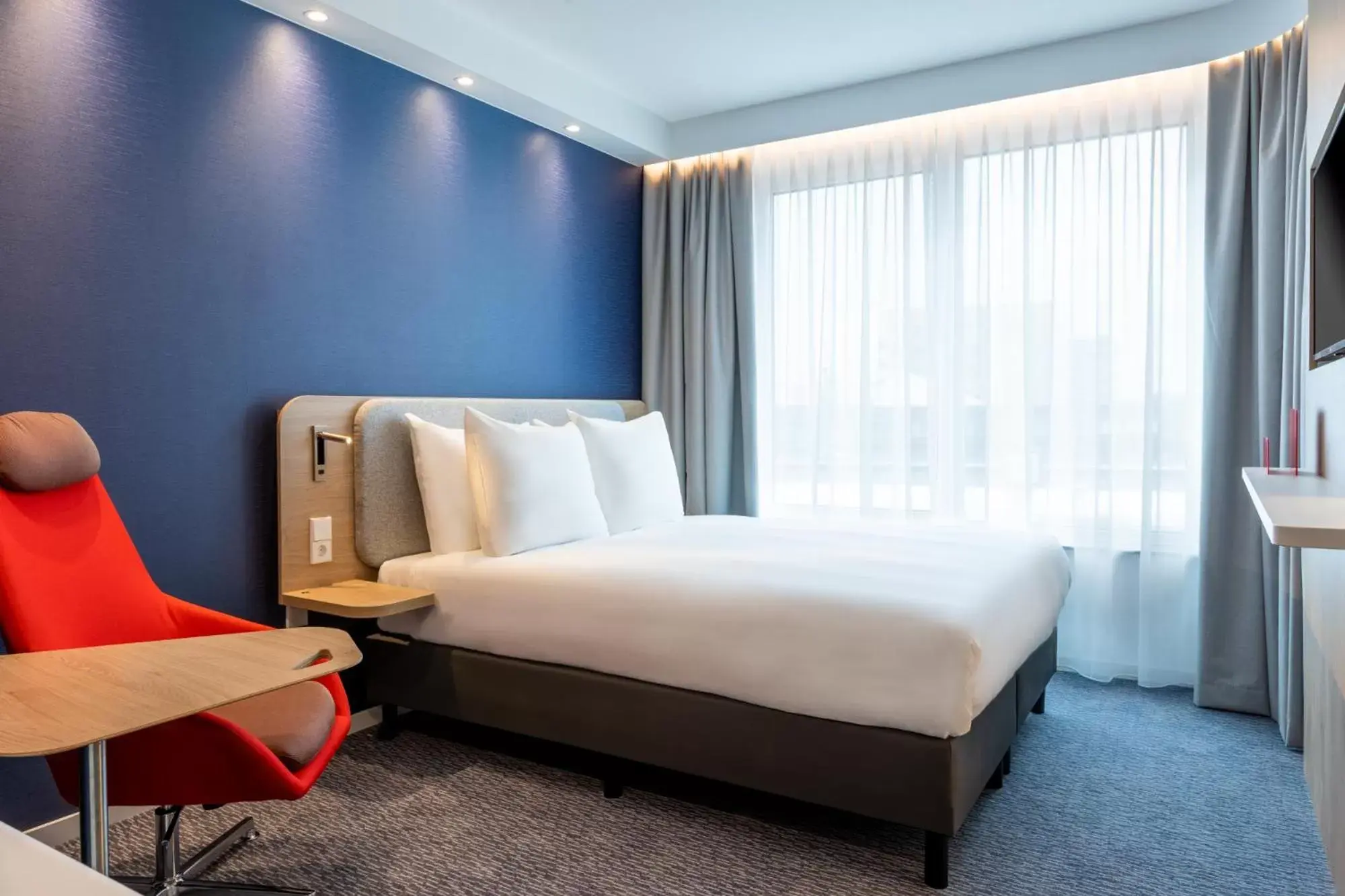 Photo of the whole room, Bed in Holiday Inn Express - Almere, an IHG Hotel