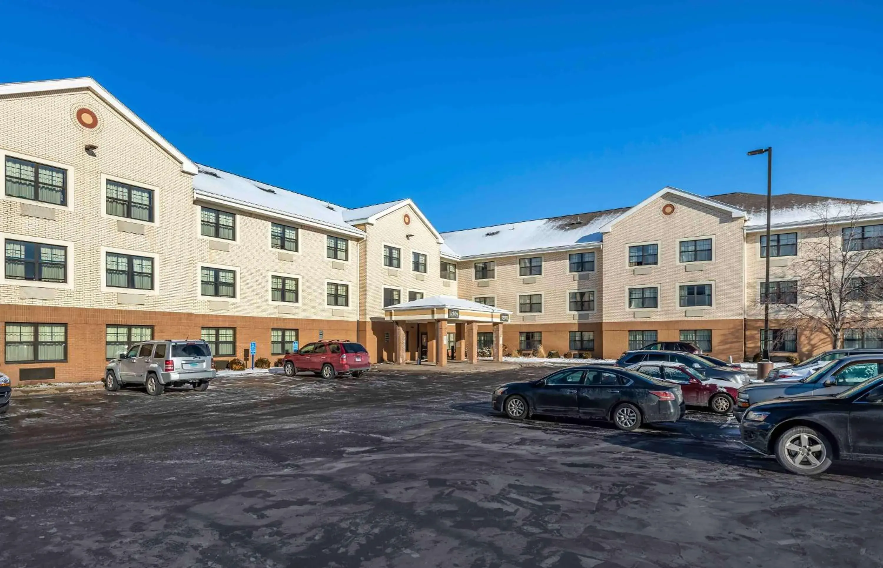 Property Building in Extended Stay America Suites - Minneapolis - Maple Grove
