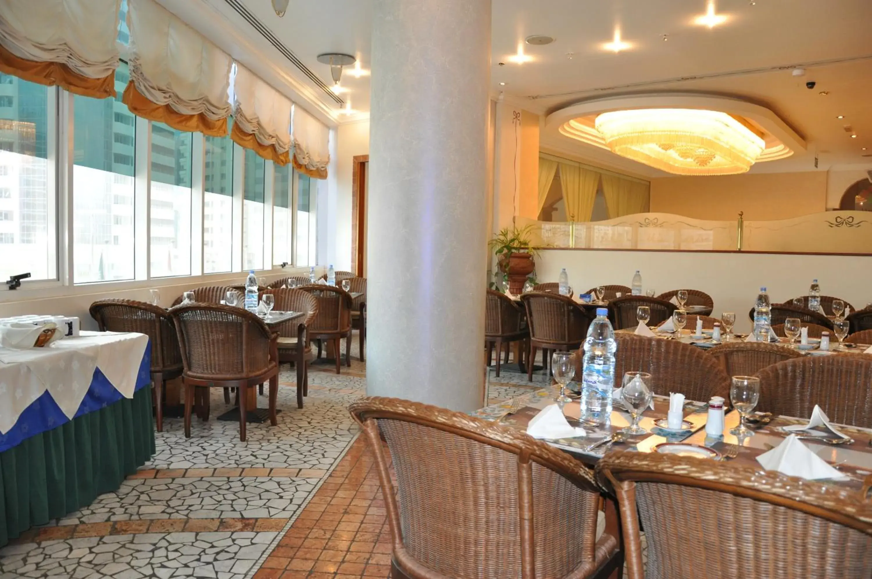 Restaurant/Places to Eat in Grand Continental Flamingo Hotel