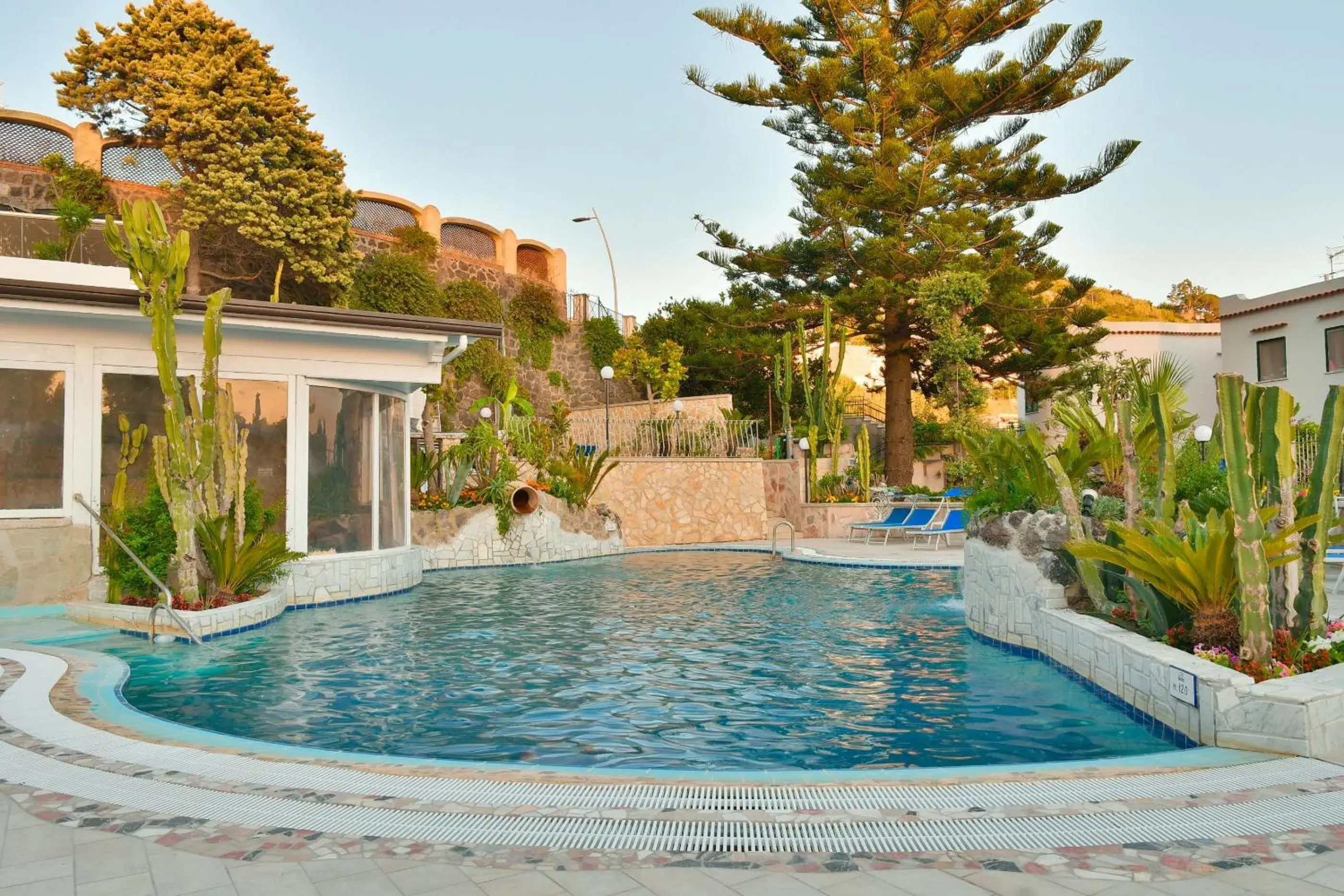 Swimming Pool in Hotel Terme Saint Raphael