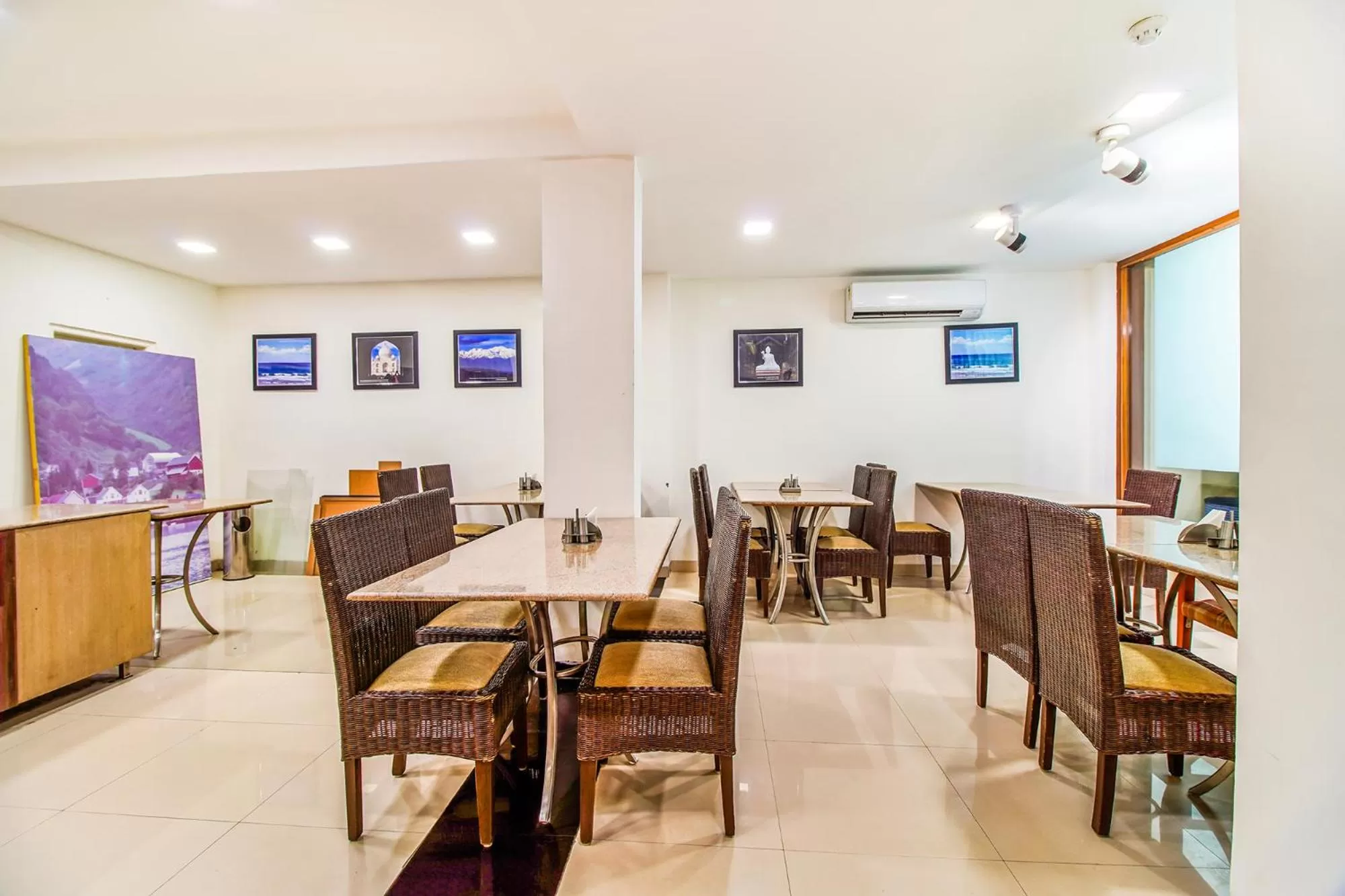 Restaurant/places to eat in FabHotel F9 NFC