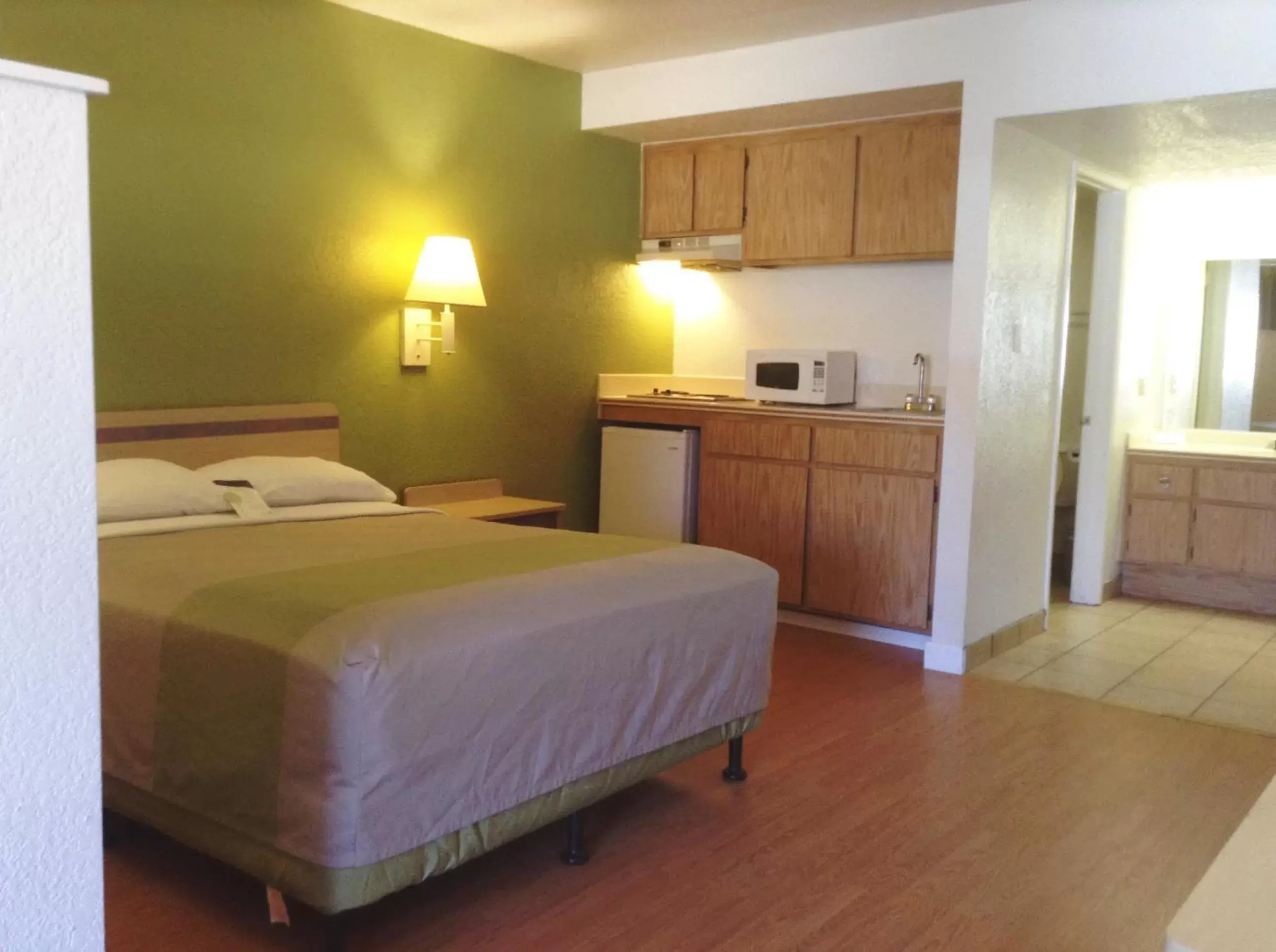 Photo of the whole room, Bed in Motel 6 Hemet Photo of the whole room, Bed in Motel 6 Hemet