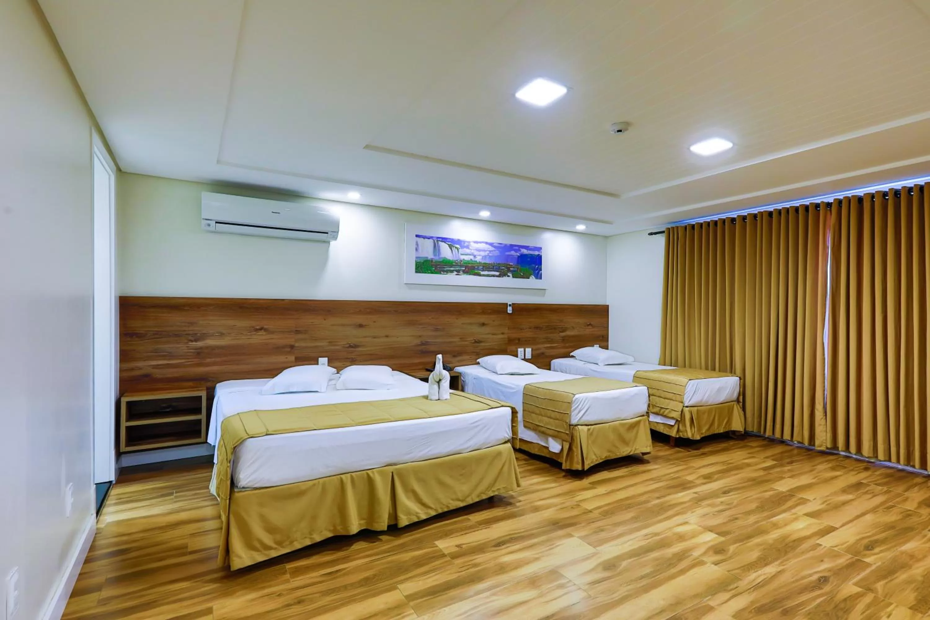 Photo of the whole room, Bed in Del Rey Quality Hotel