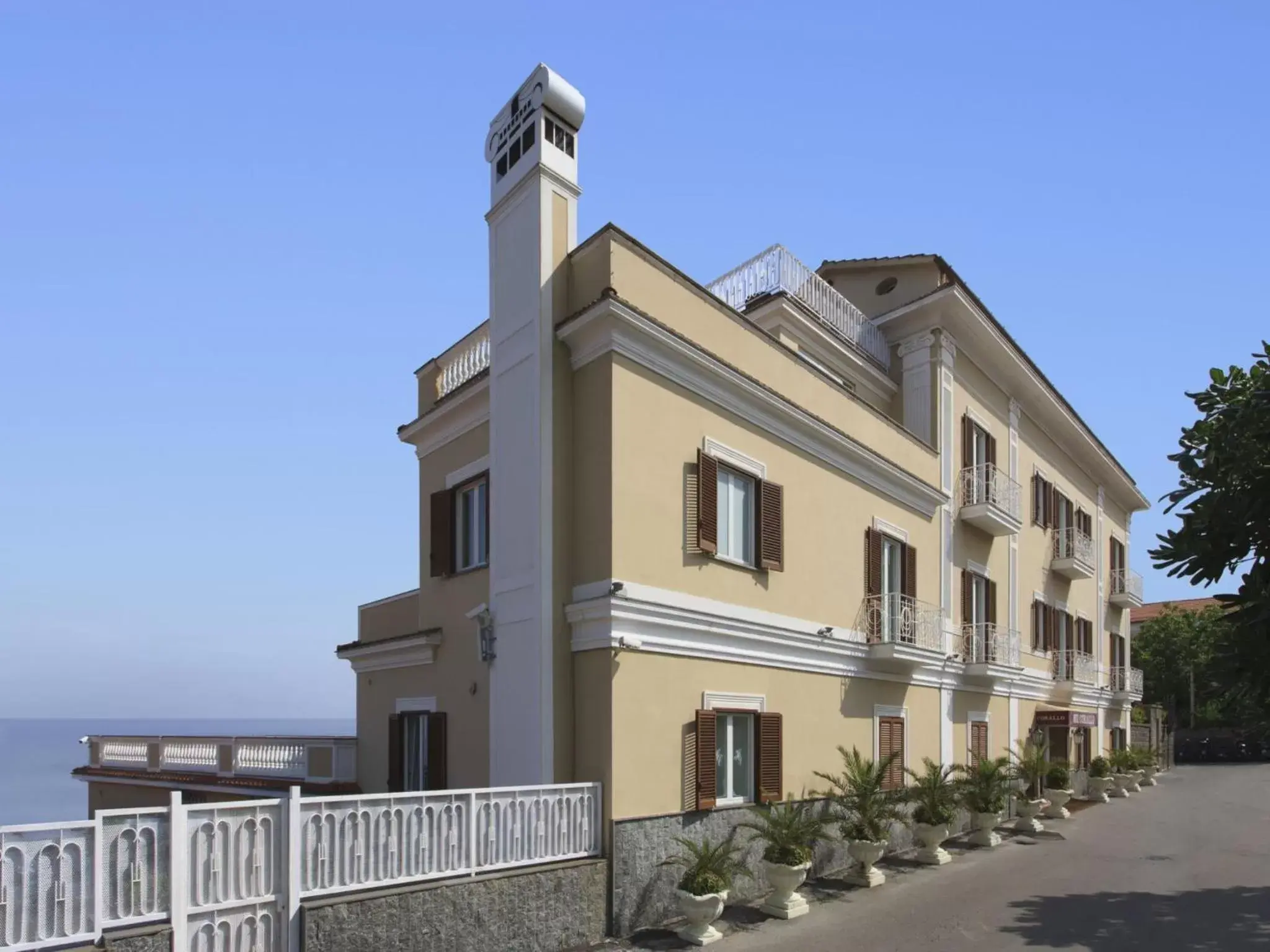 Facade/entrance, Property Building in Hotel Corallo Sorrento