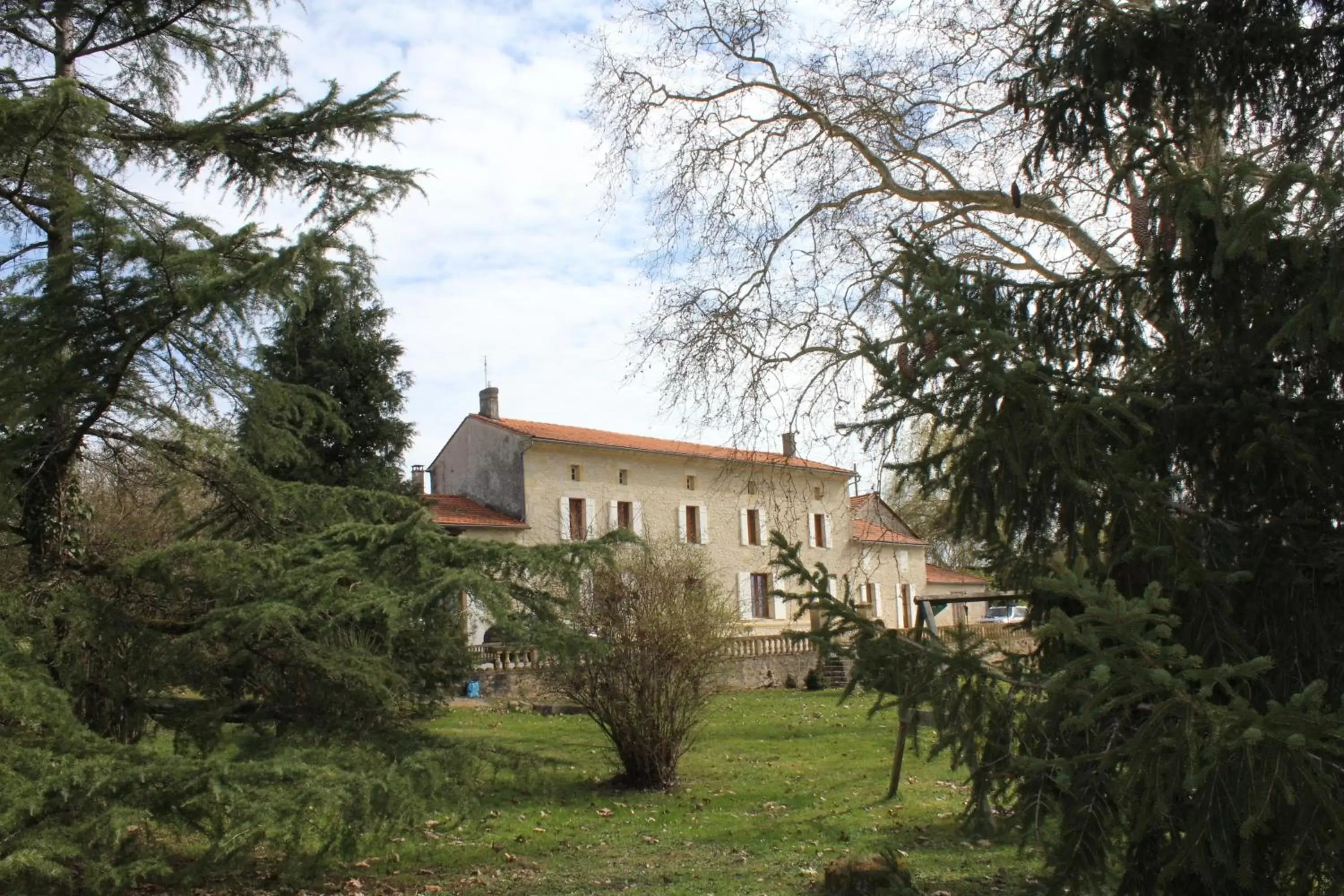 Facade/entrance, Property Building in Château Puygrenier