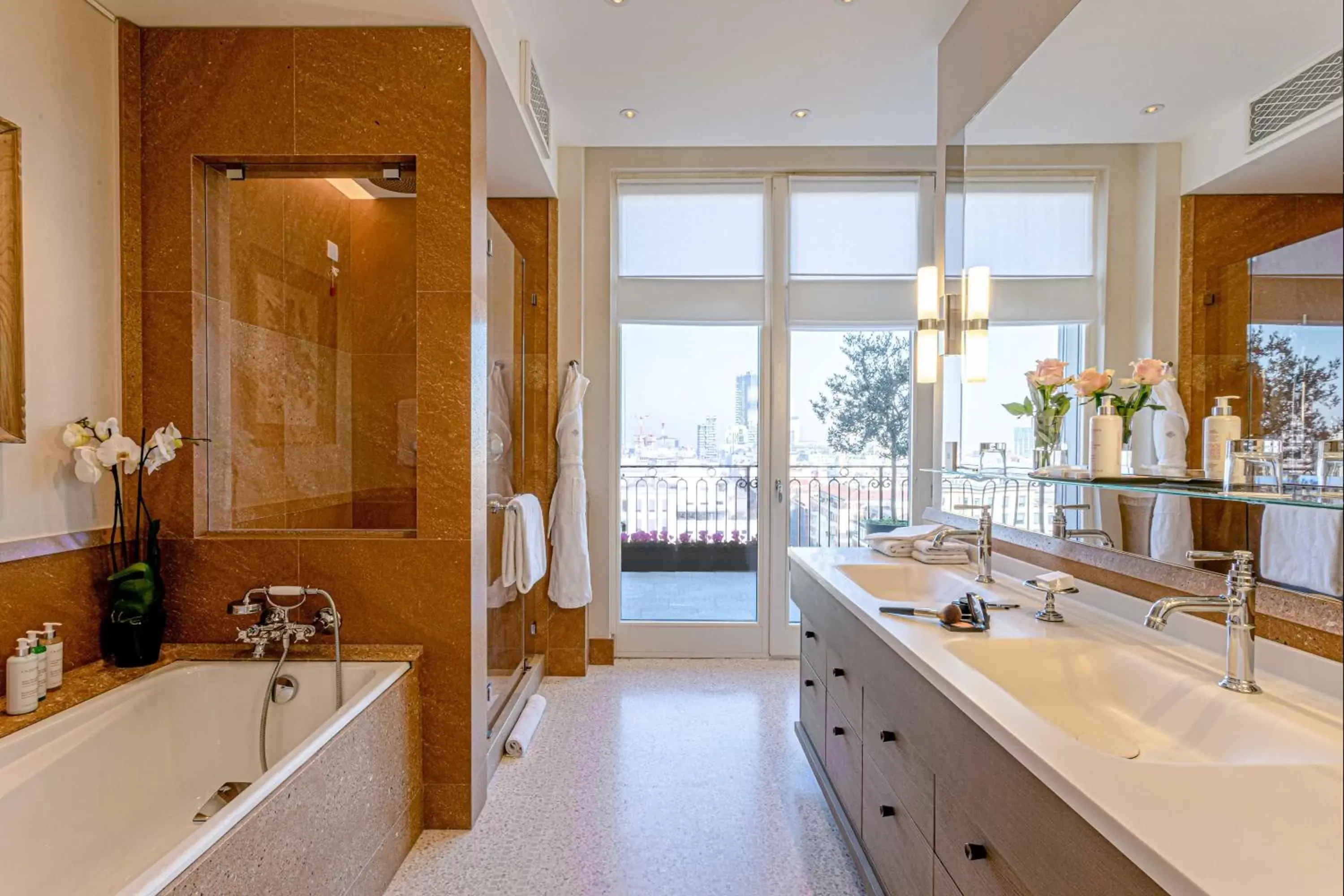 Shower, Bathroom in Palazzo Parigi Hotel & Grand Spa - LHW