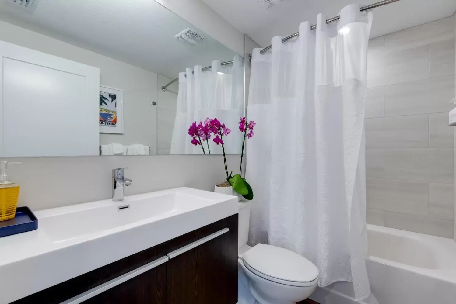 Apartment - Ground Floor in Escape Coastal Resort on Casey Key Apartment - Ground Floor in Escape Coastal Resort on Casey Key