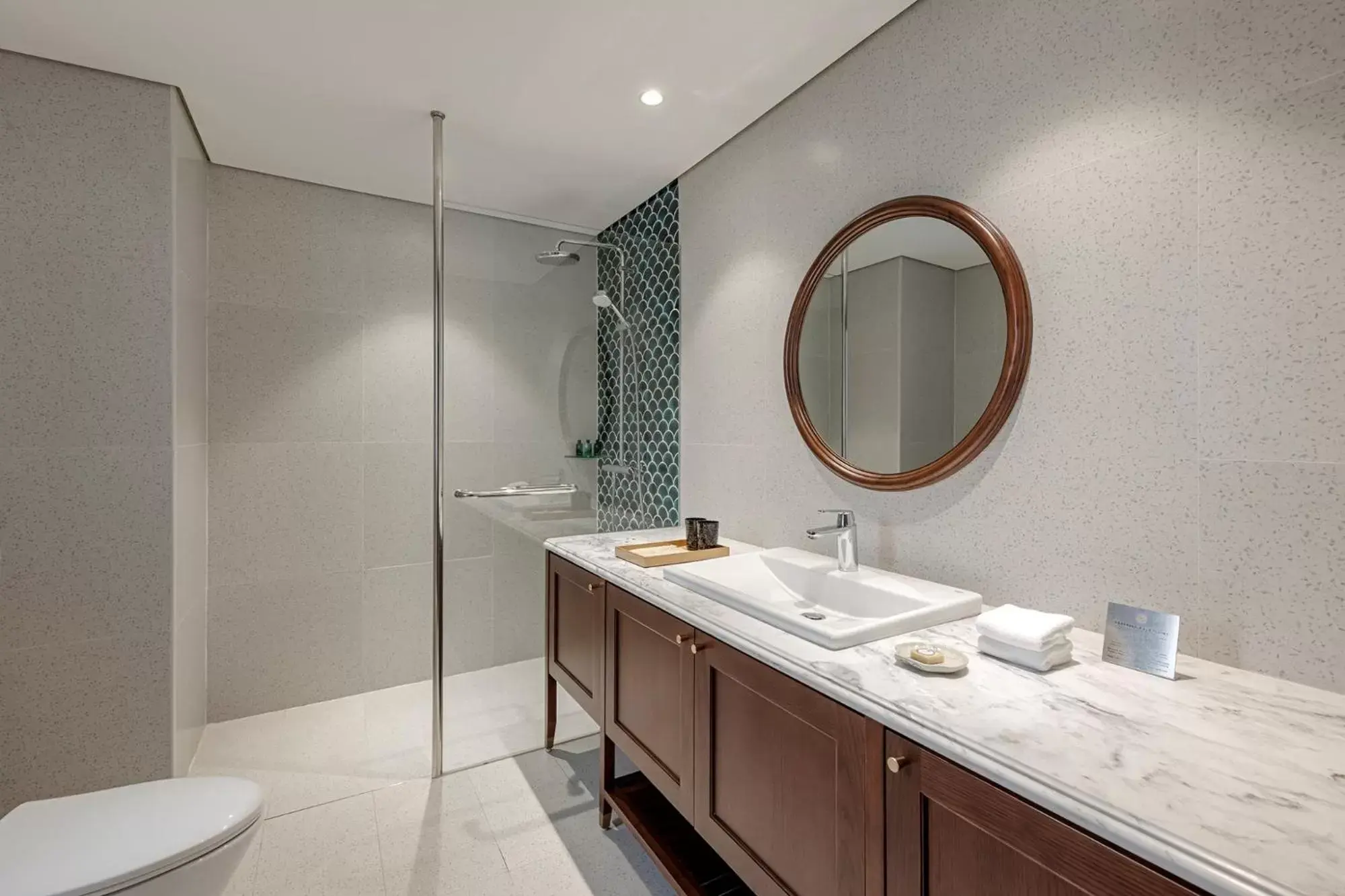 Shower, Bathroom in La Siesta Classic Hang Thung