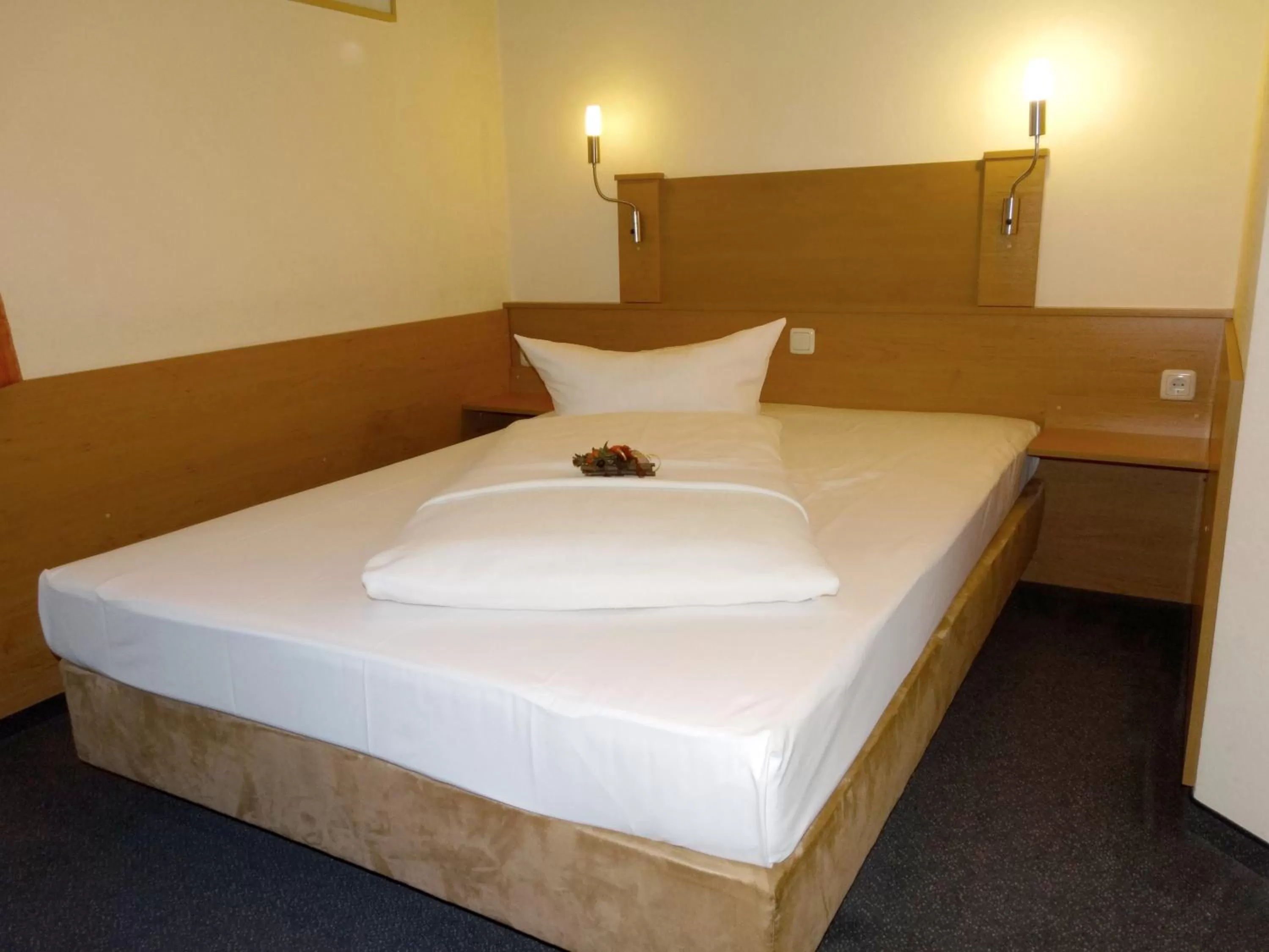 Bedroom, Bed in Hotel Sonne - Haus 2