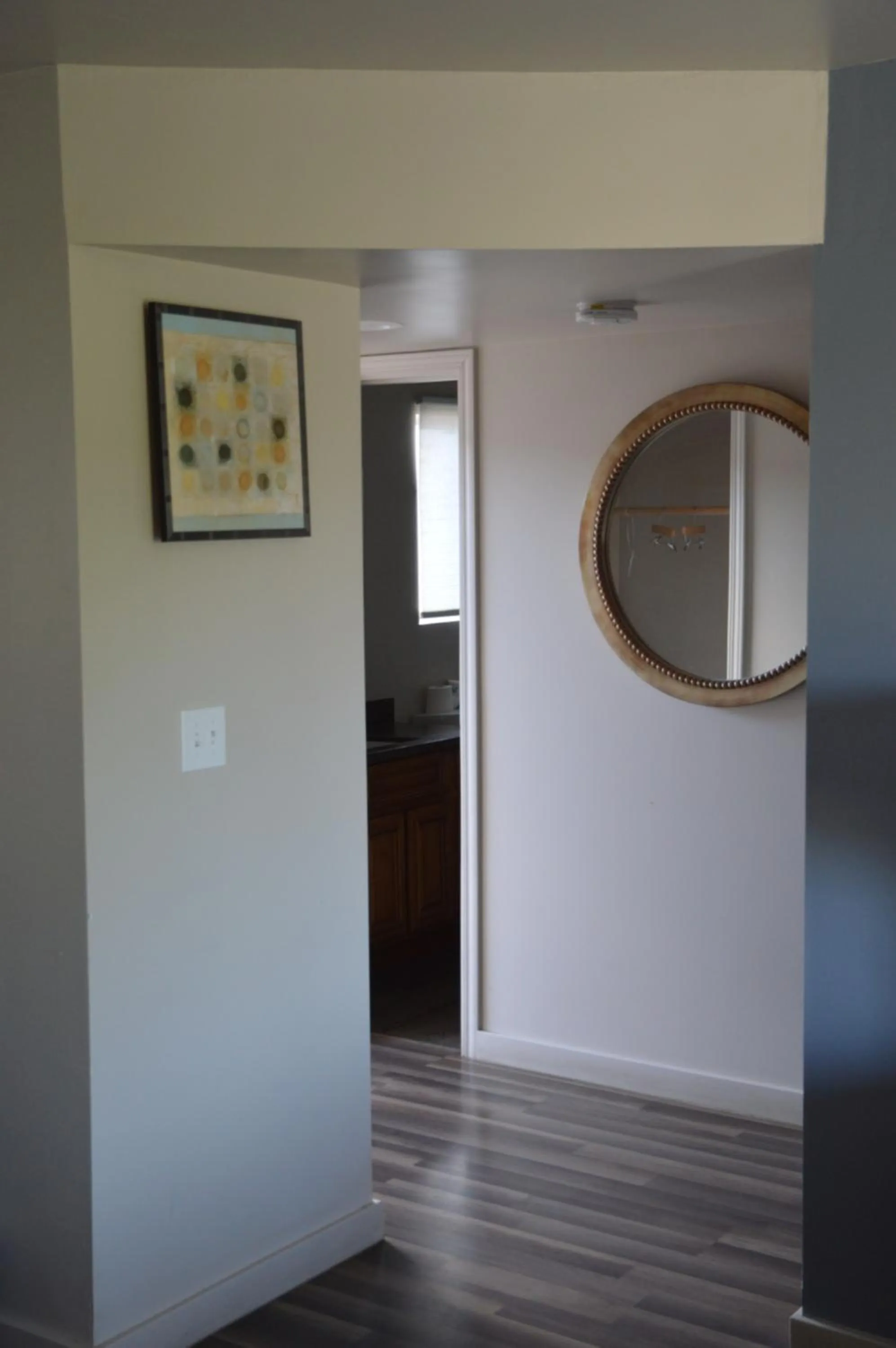 Facade/entrance in Glass Slipper Inn - Stanford Palo Alto