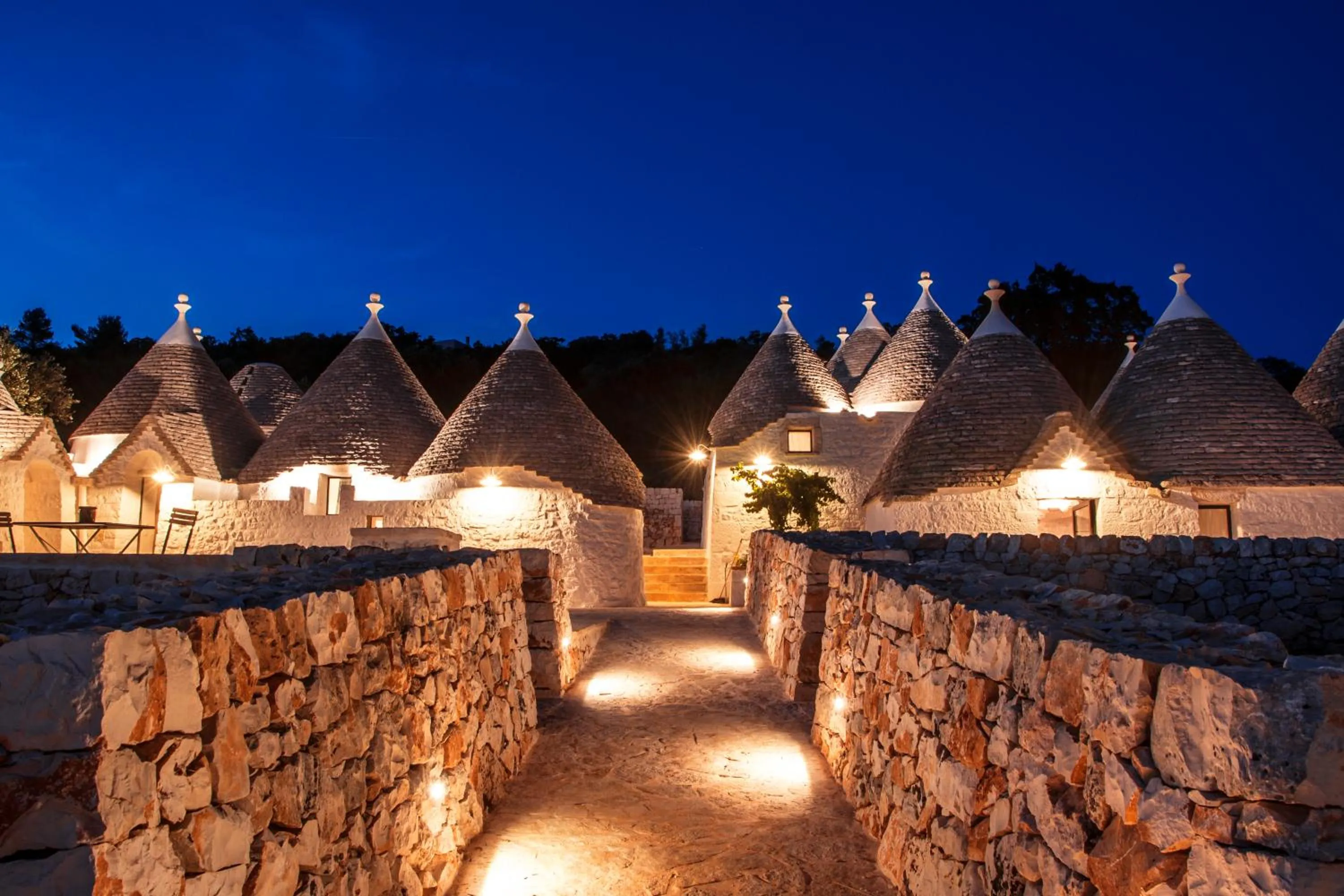 Property building in Borgo Canonica