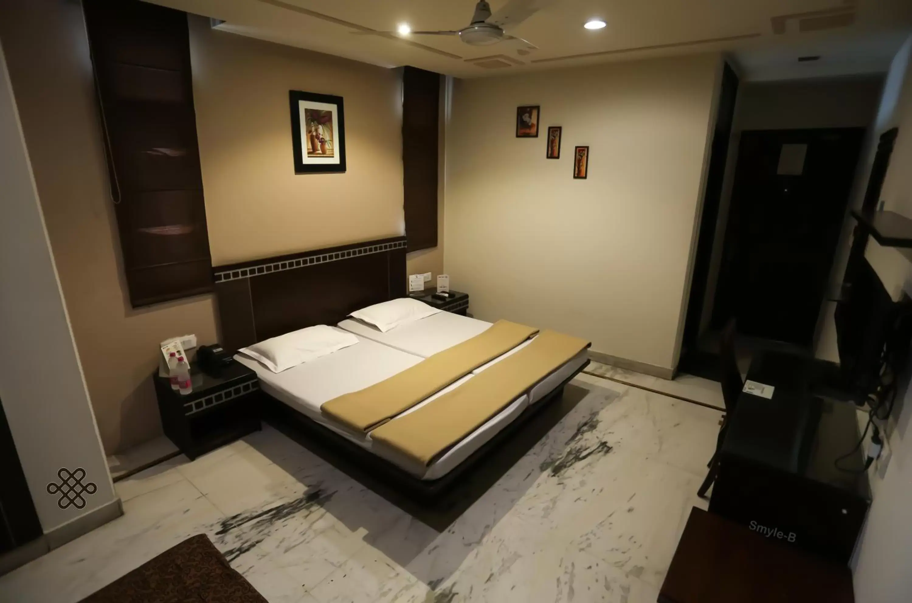 Bed in Smyle Inn - Best Value Hotel near New Delhi Station Bed in Smyle Inn - Best Value Hotel near New Delhi Station
