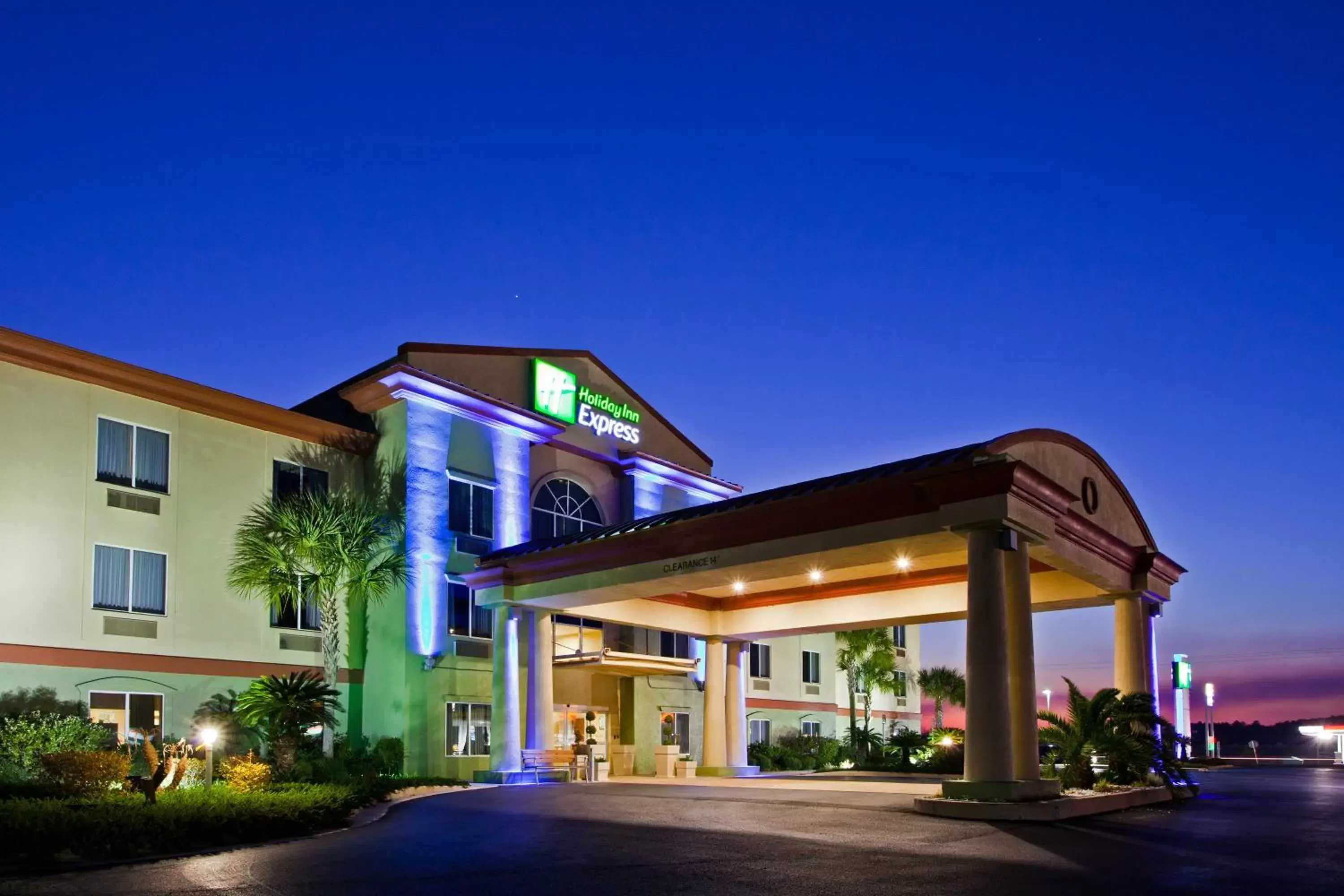 Property Building in Holiday Inn Express Hotel & Suites Live Oak, an IHG Hotel