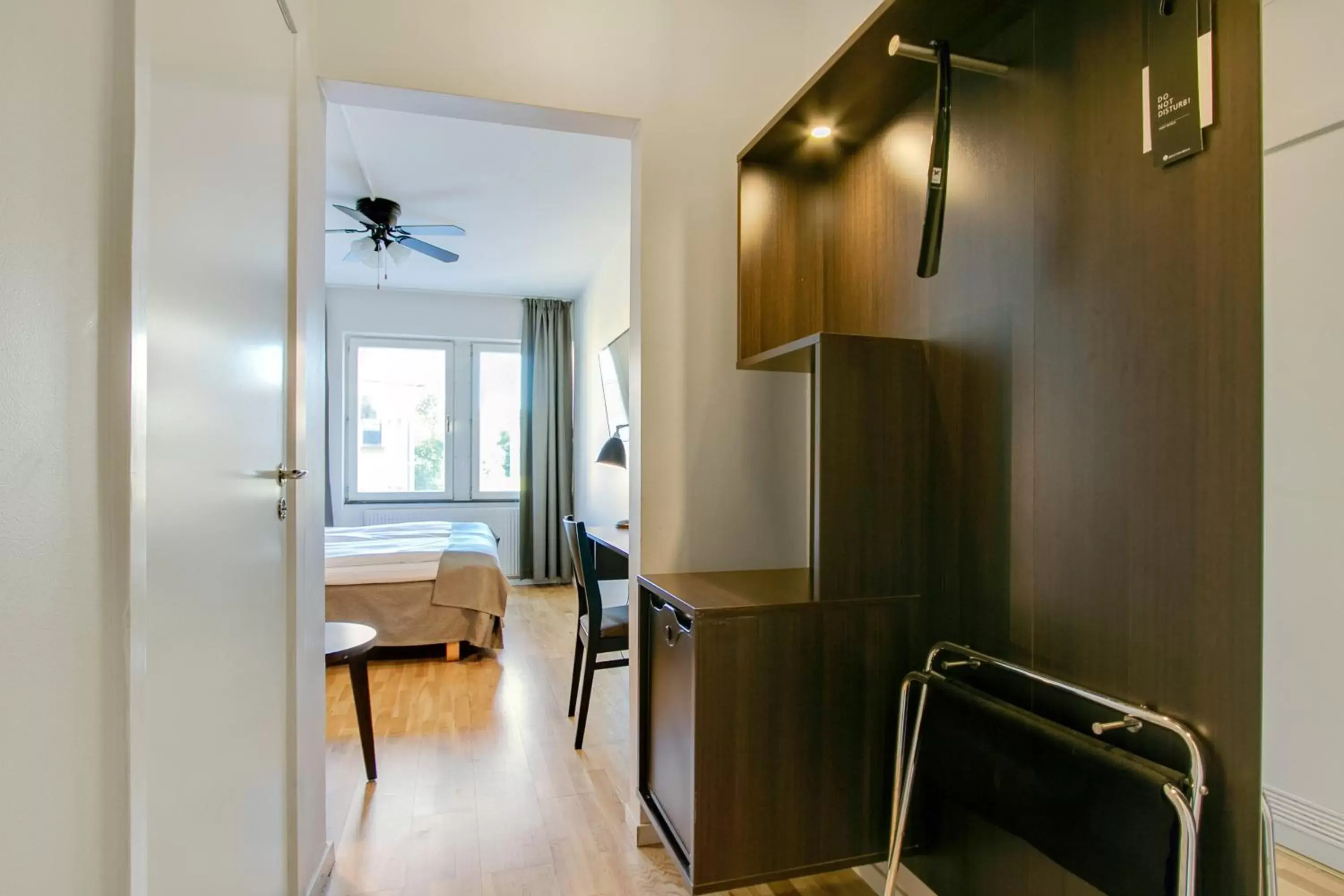 Photo of the whole room, Kitchen/Kitchenette in First Hotel Brommaplan