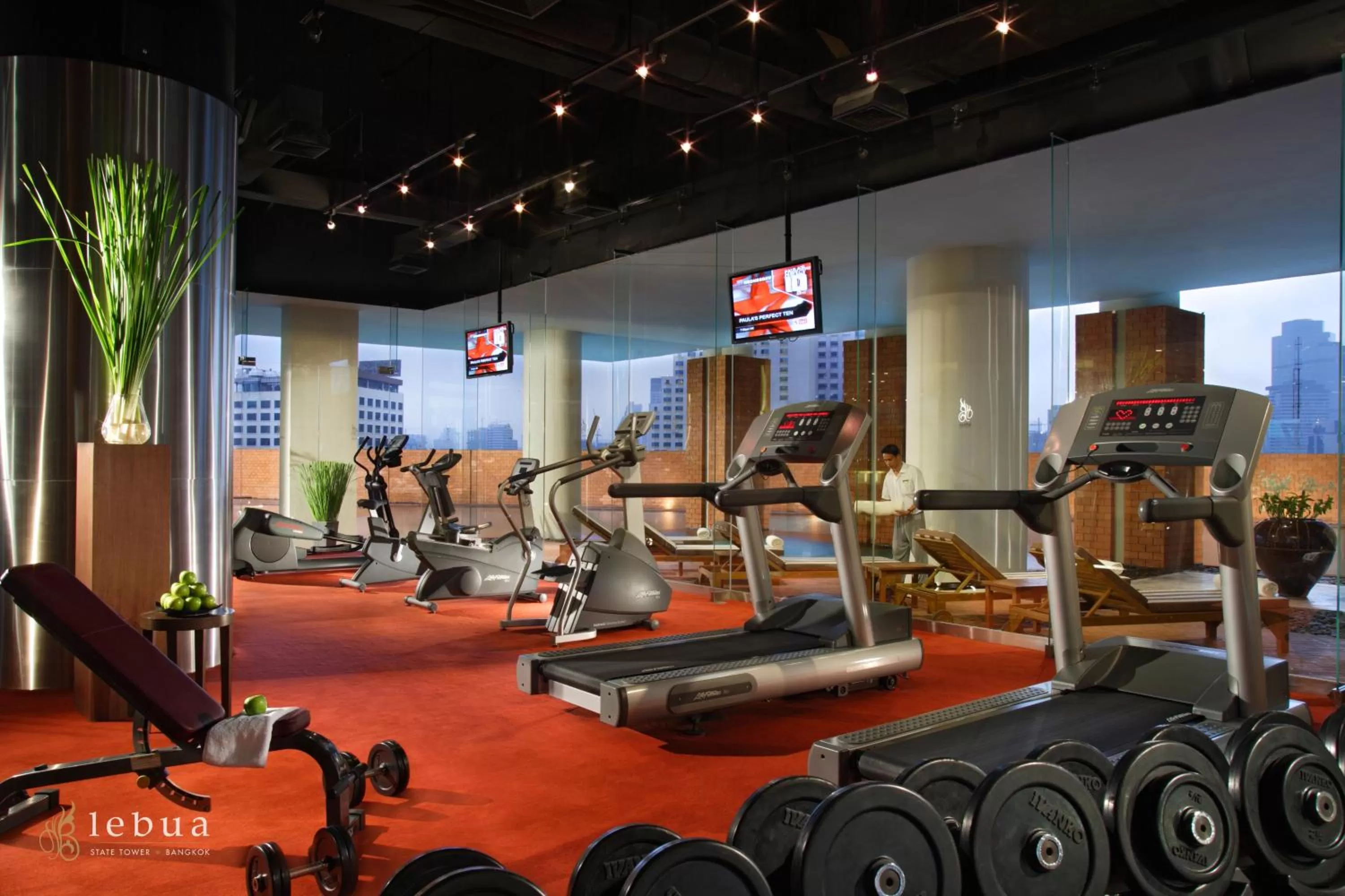 Fitness centre/facilities in lebua at State Tower