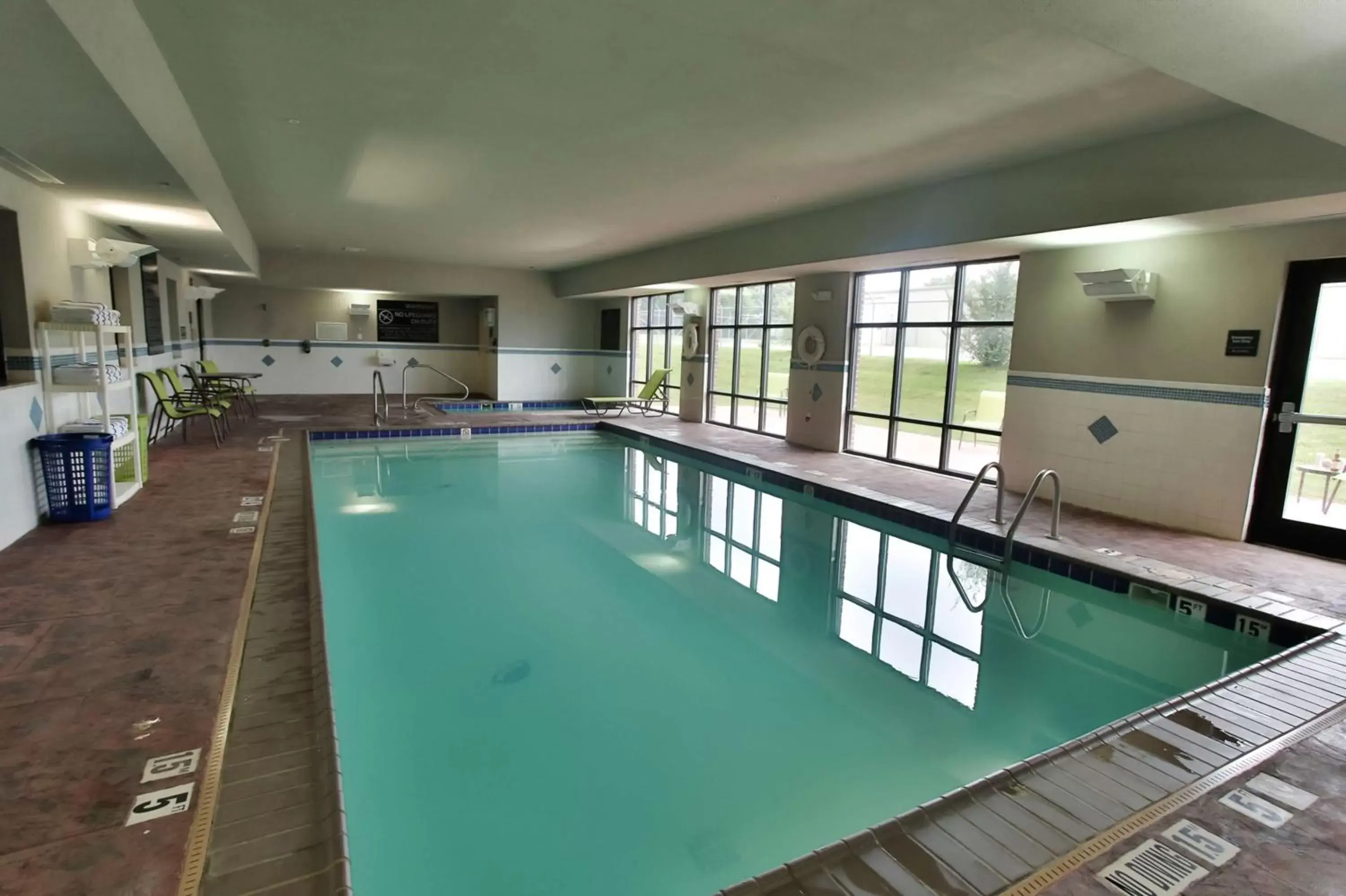 Pool view, Swimming Pool in Hampton Inn & Suites Middlebury