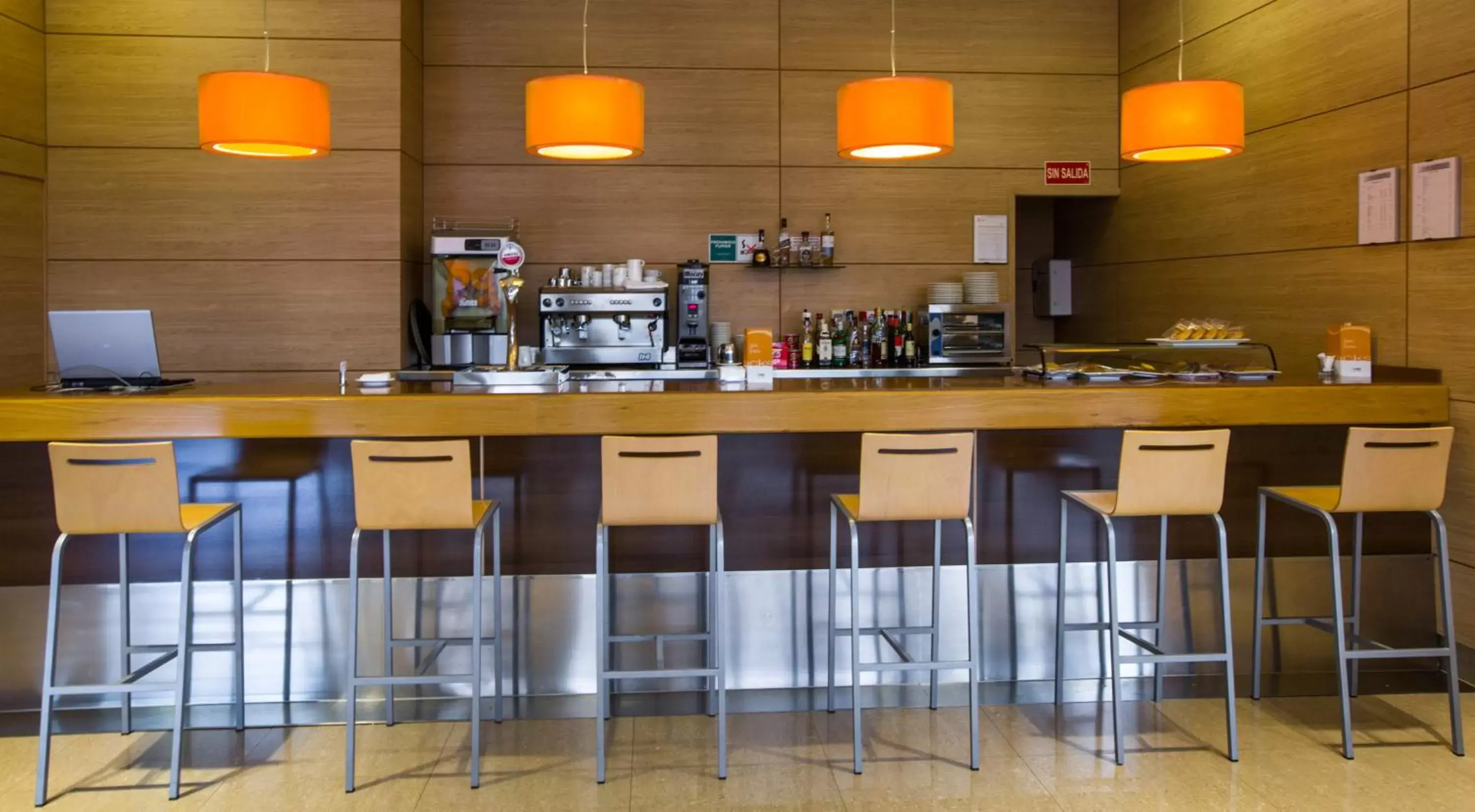 Lounge or bar, Restaurant/Places to Eat in Hotel La Boroña