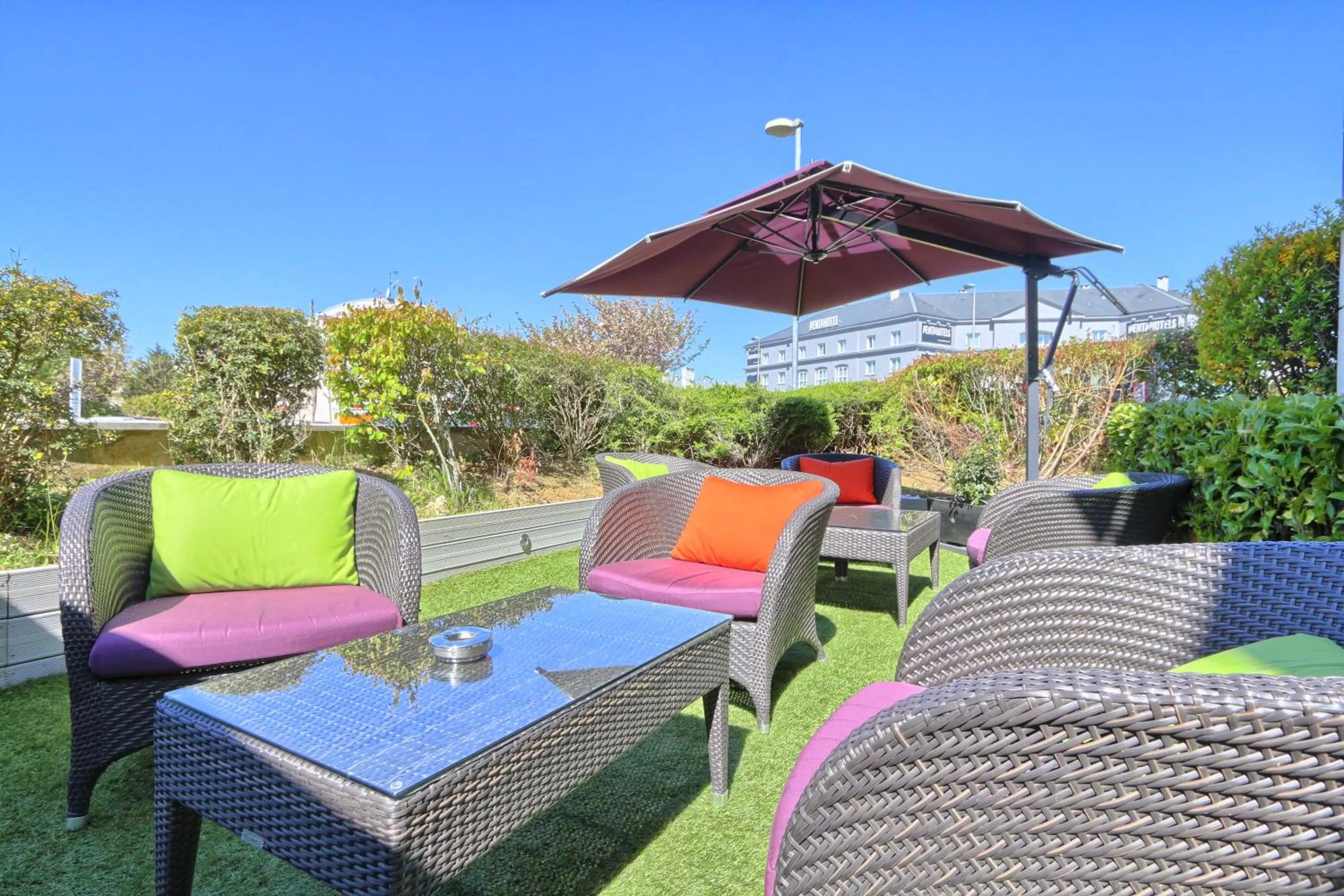 Patio in Golden Tulip CDG Airport Roissy