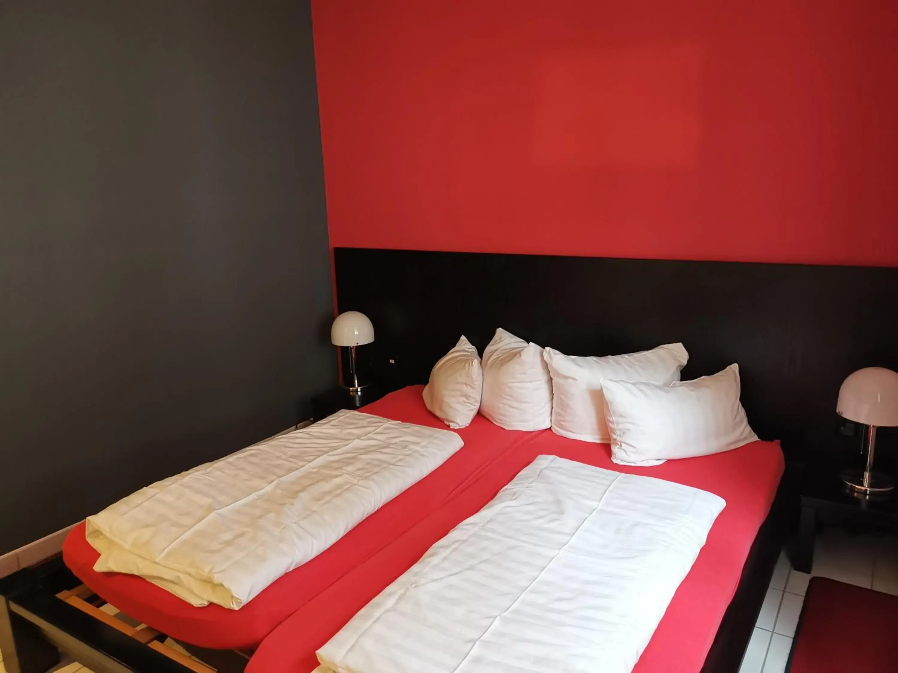 Bed in Art Hotel Weimar