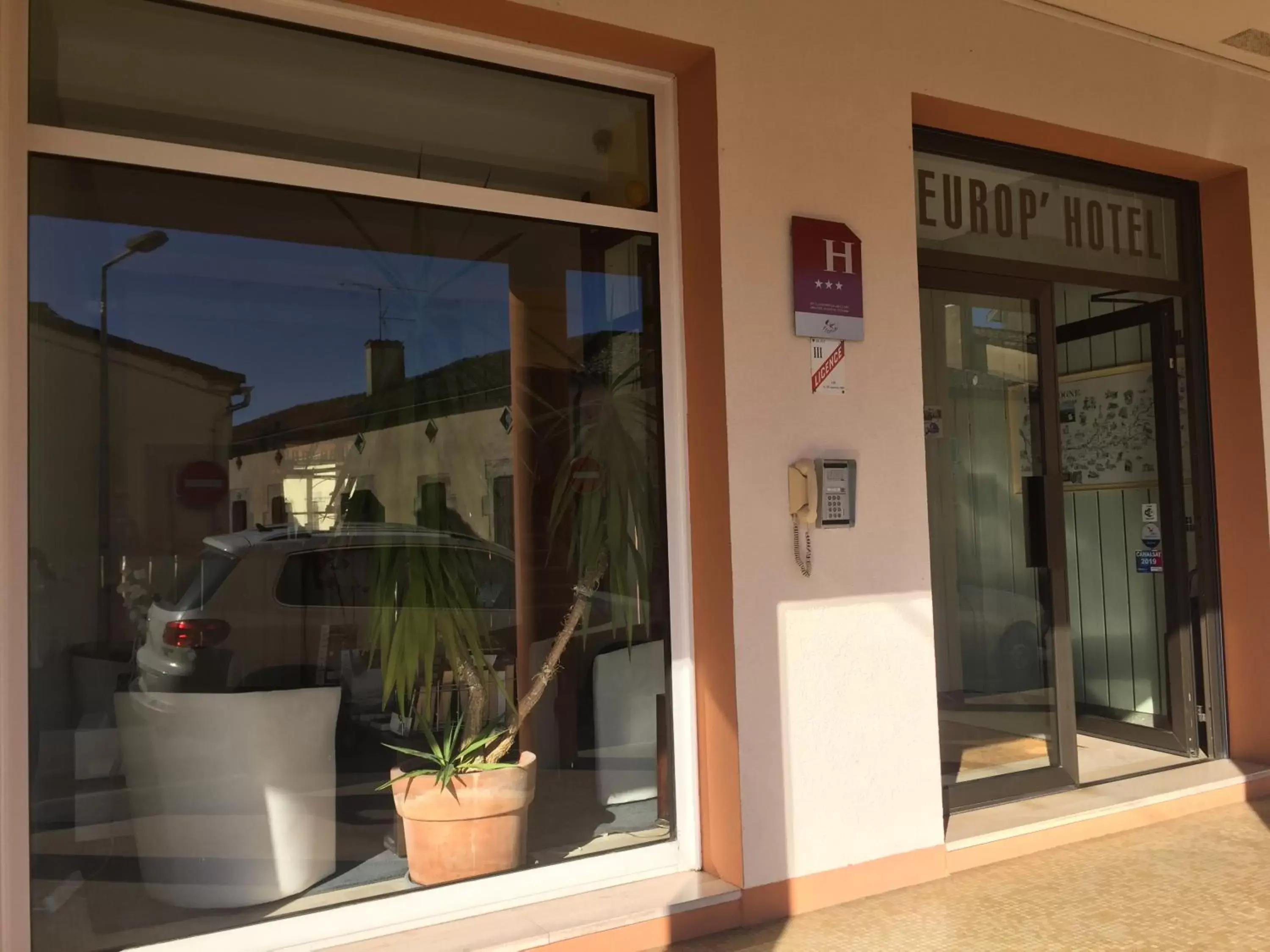 Facade/entrance in Europ'Hotel Bergerac