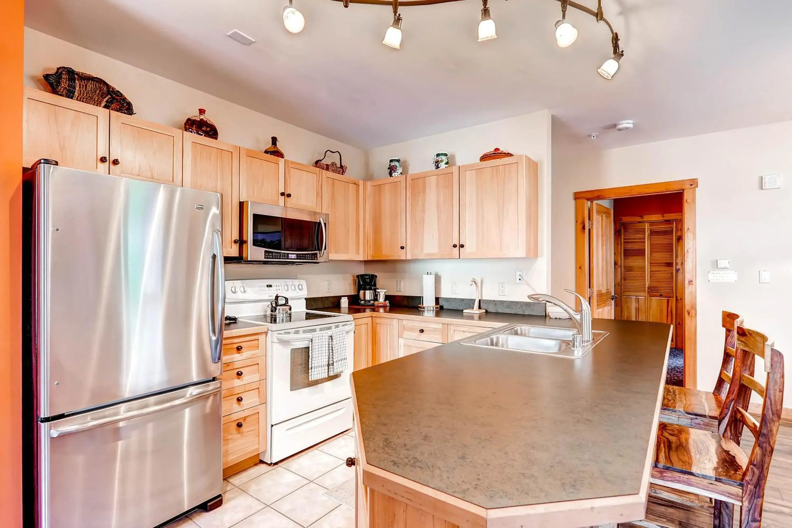 Kitchen or kitchenette, Kitchen/Kitchenette in River Run Village by Keystone Resort