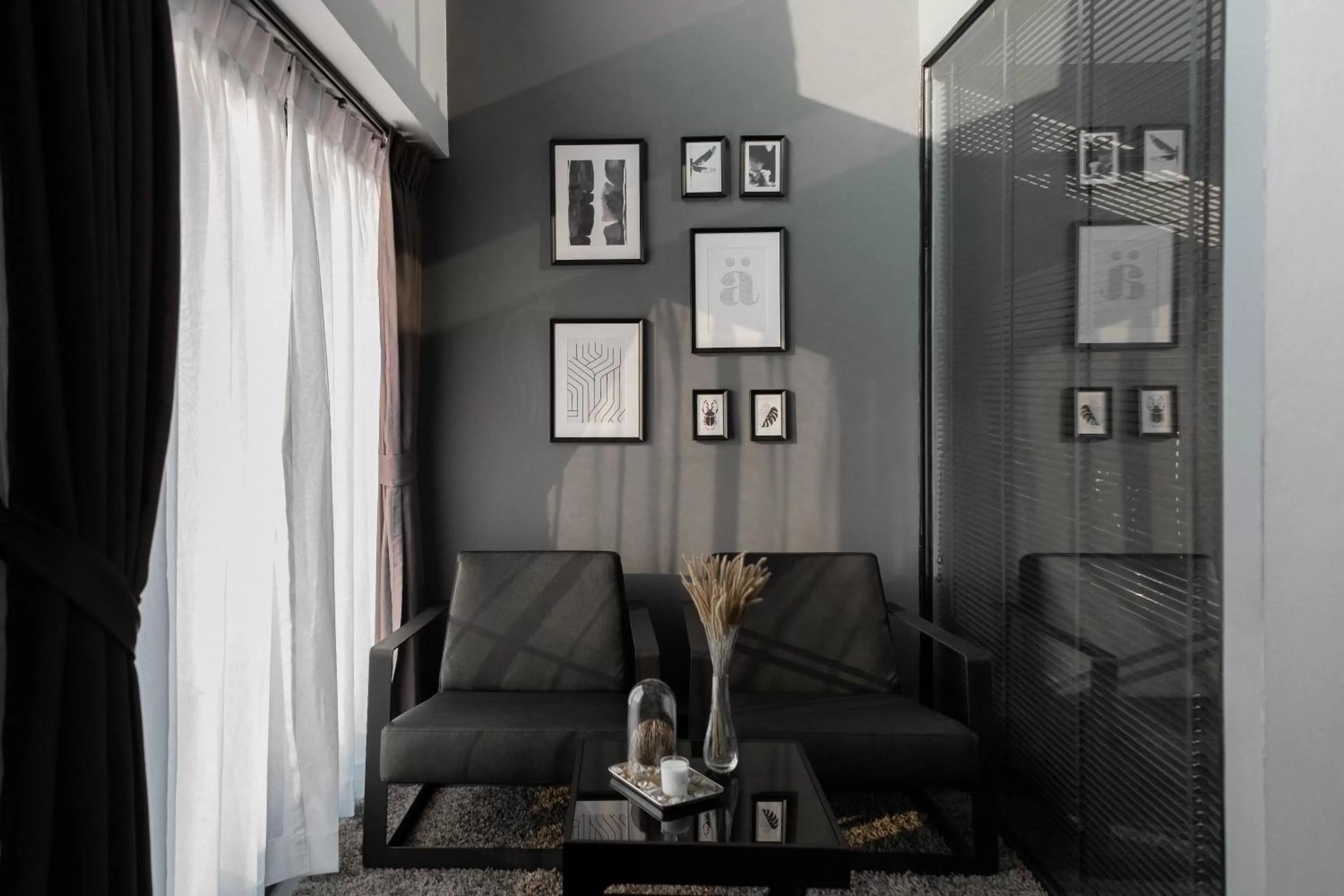 Living room in CREW Hotel